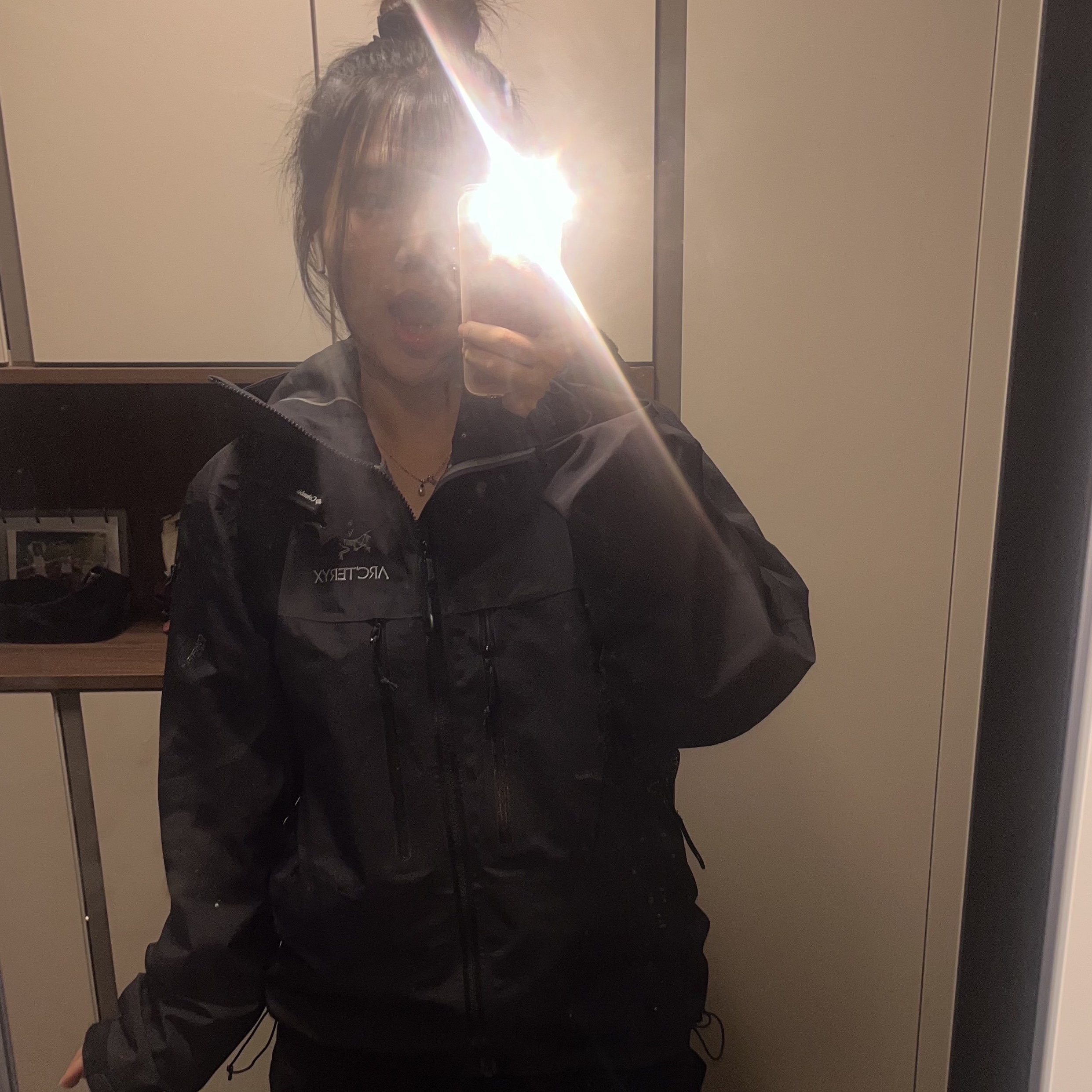 Arc'teryx Alpha SV Jacket Black 착용 스타일