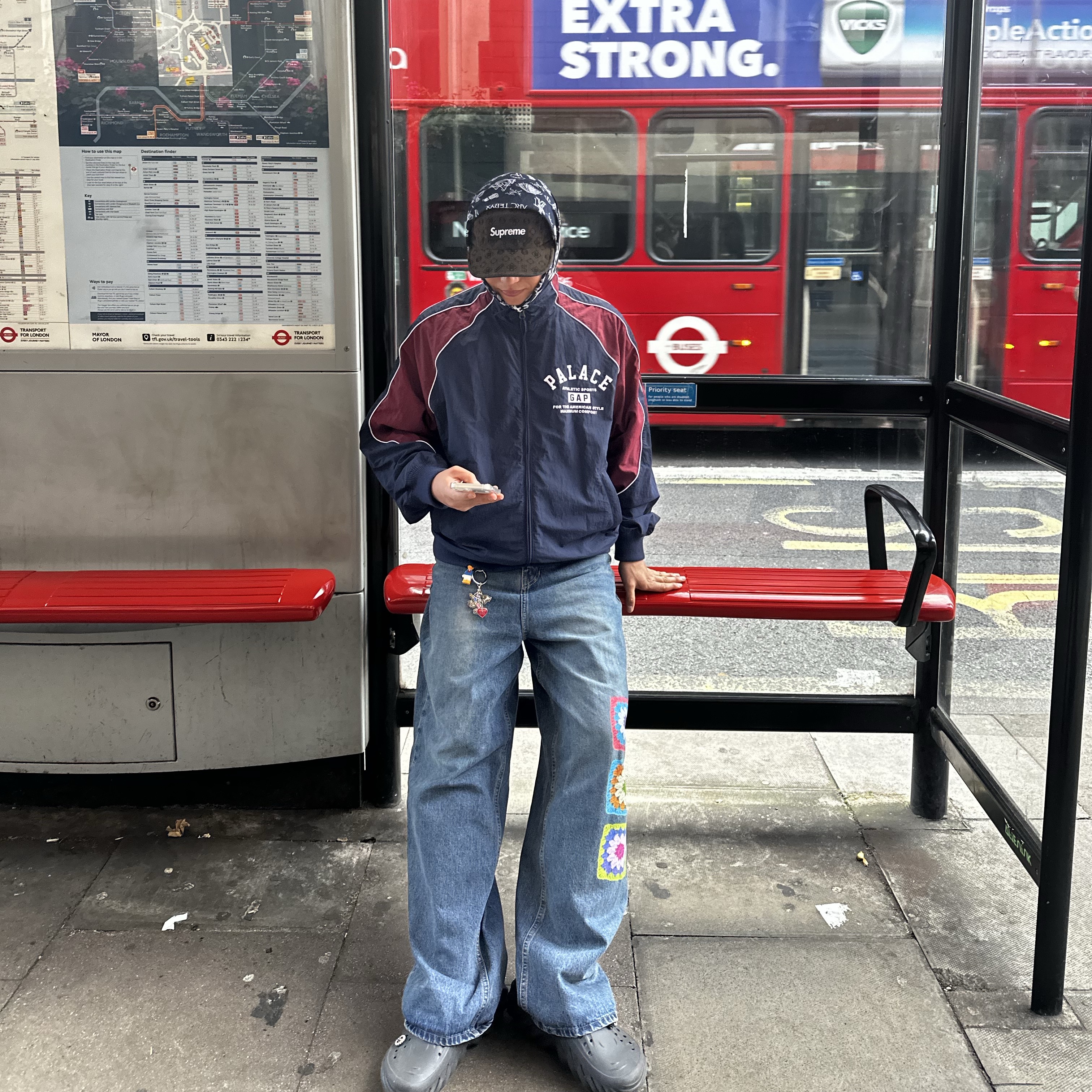 Palace x Gap Nylon Track Top Navy Red - 24SS, Supreme Flocked Denim Camp Cap Black - 24FW 착용 스타일