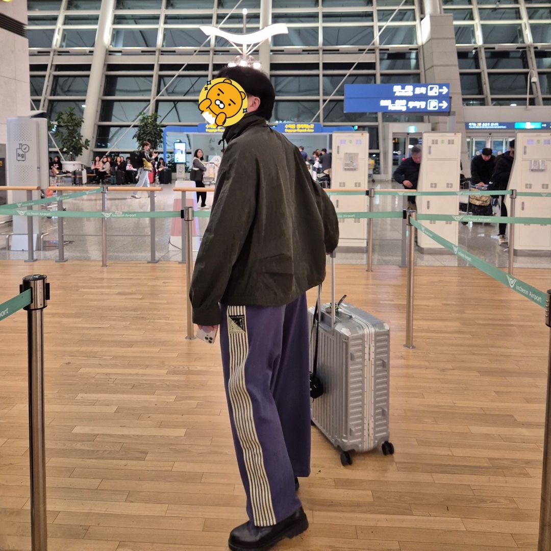 Kapital Stuntman & Woman Smooth Jersey Baggy Track Pants Banner Stripe Purple, Supreme Mini Side Bag Black - 24FW 착용 스타일