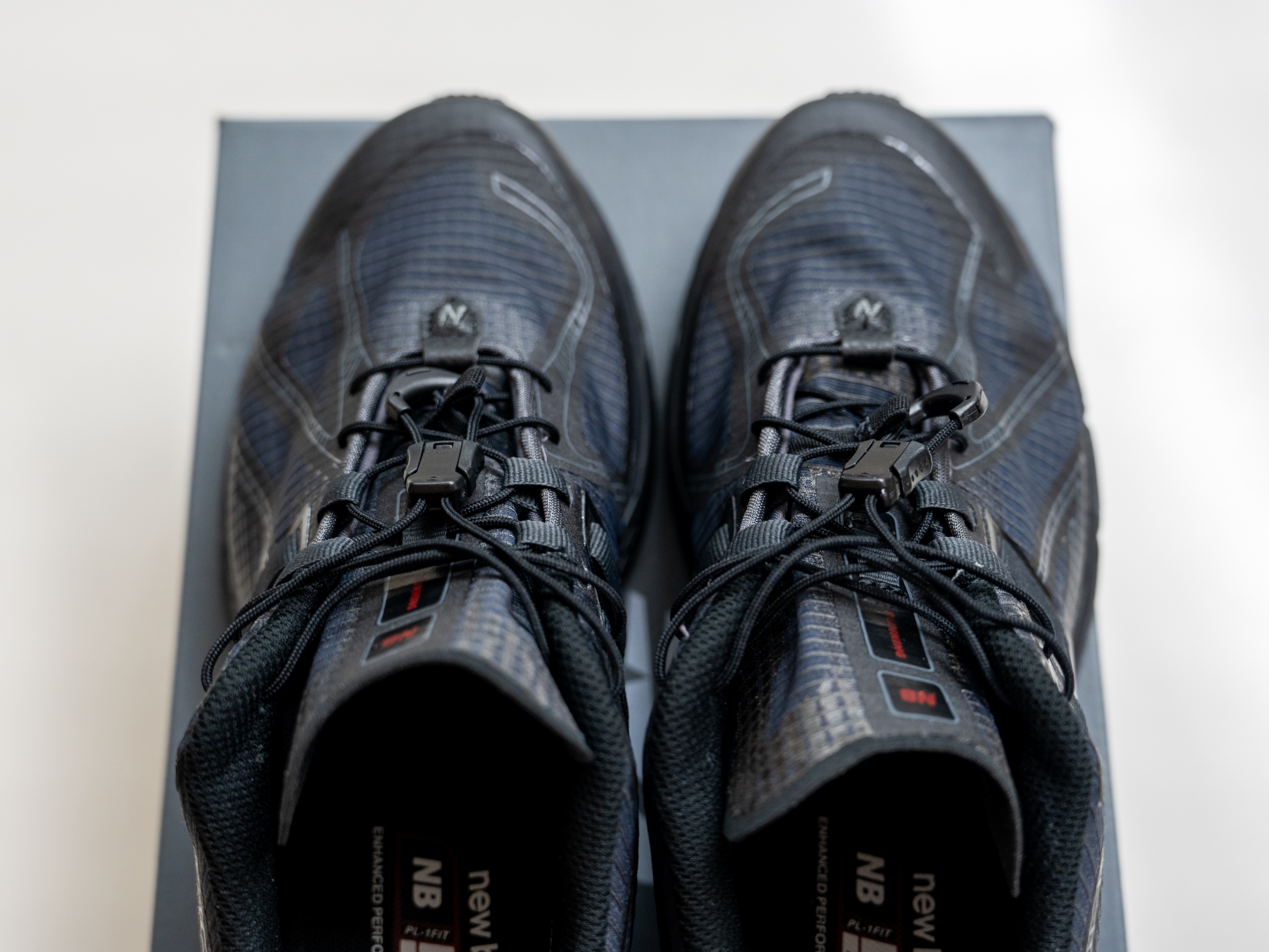 New Balance 1906R Black Magnet 착용 스타일 - 4