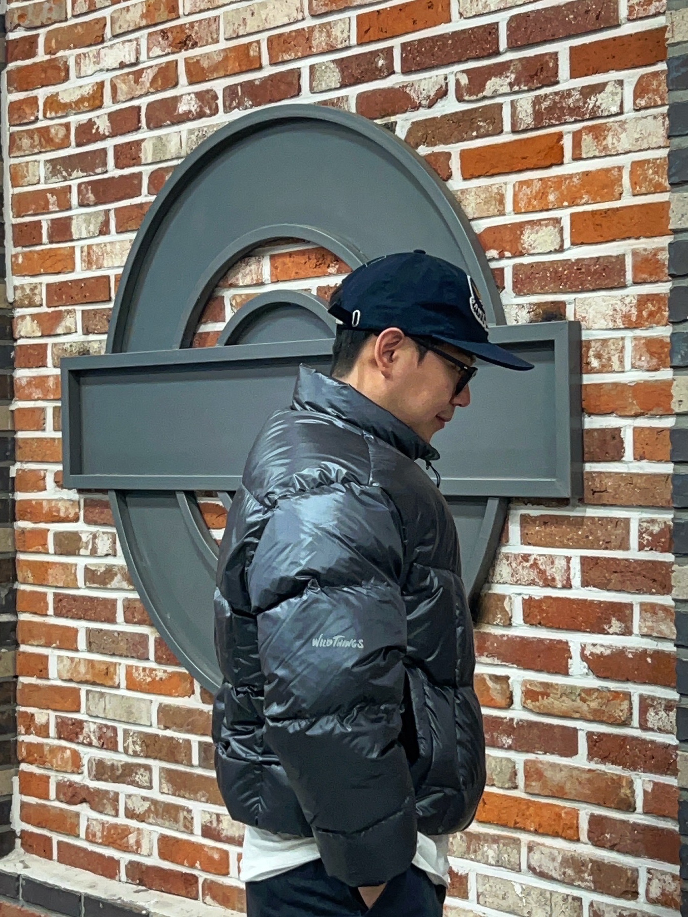 Wildthings Mountain Field Down Puffer Graphite 착용 스타일 - 5