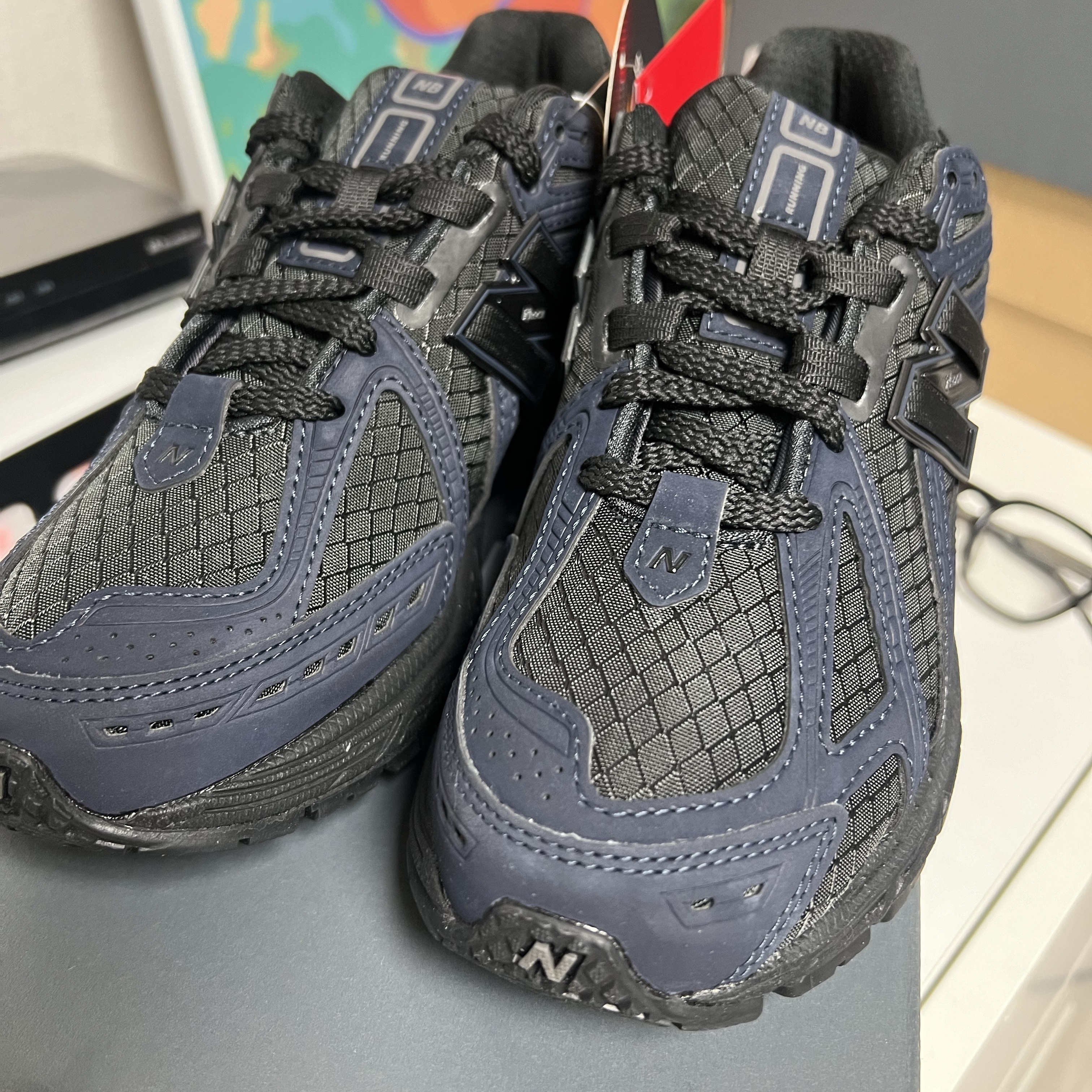 New Balance 1906R Outerspace Black 착용 스타일 - 1