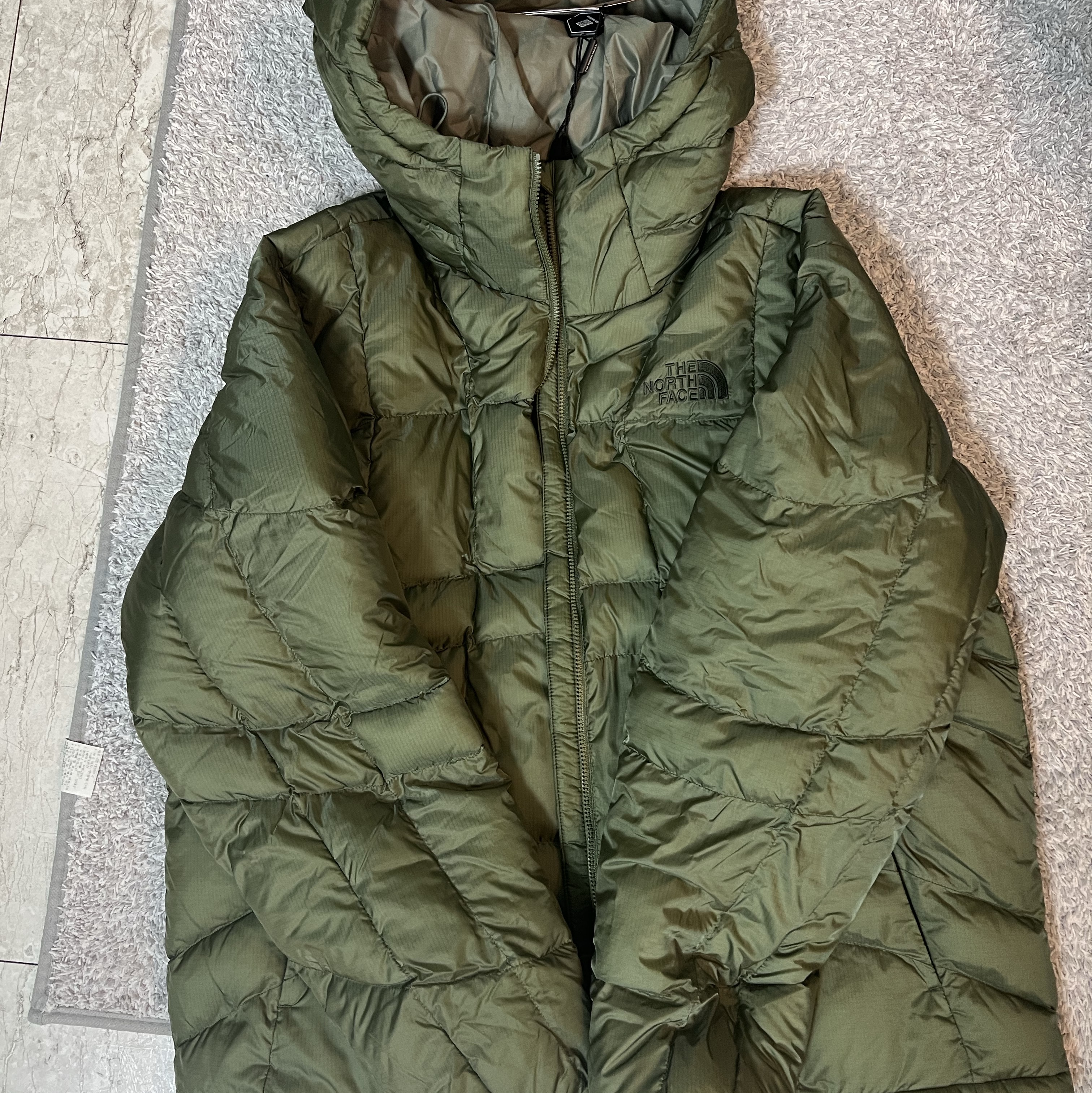 The North Face White Label Wave LT On Ball Jacket Khaki, The North Face White Label Wave LT On Ball Jacket Gray 착용 스타일