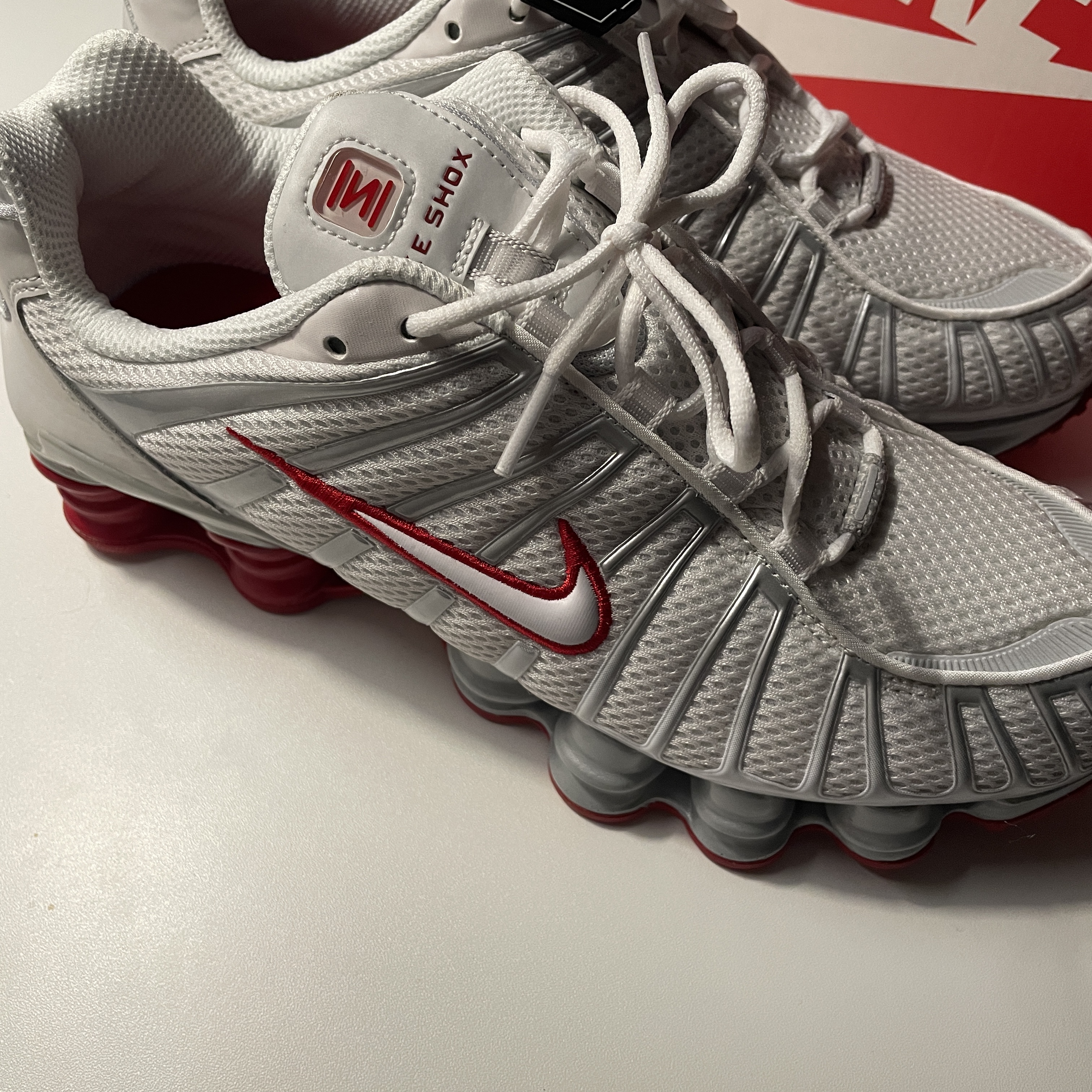 (W) Nike Shox TL Platinum Tint 착용 스타일 - 2
