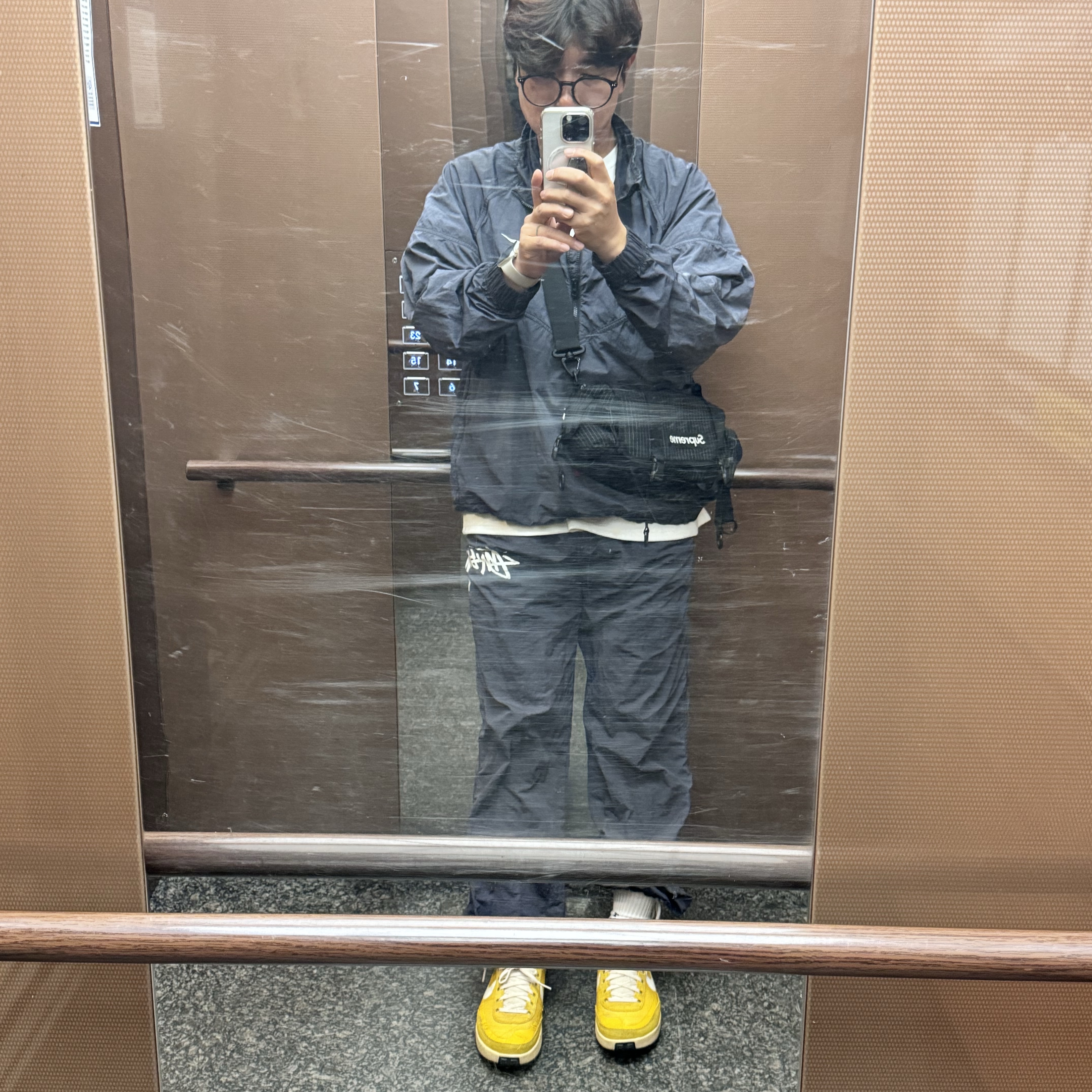 Nike x Stussy Windrunner Jacket Off Noir, Nike x Stussy Beach Pants Off Noir 착용 스타일