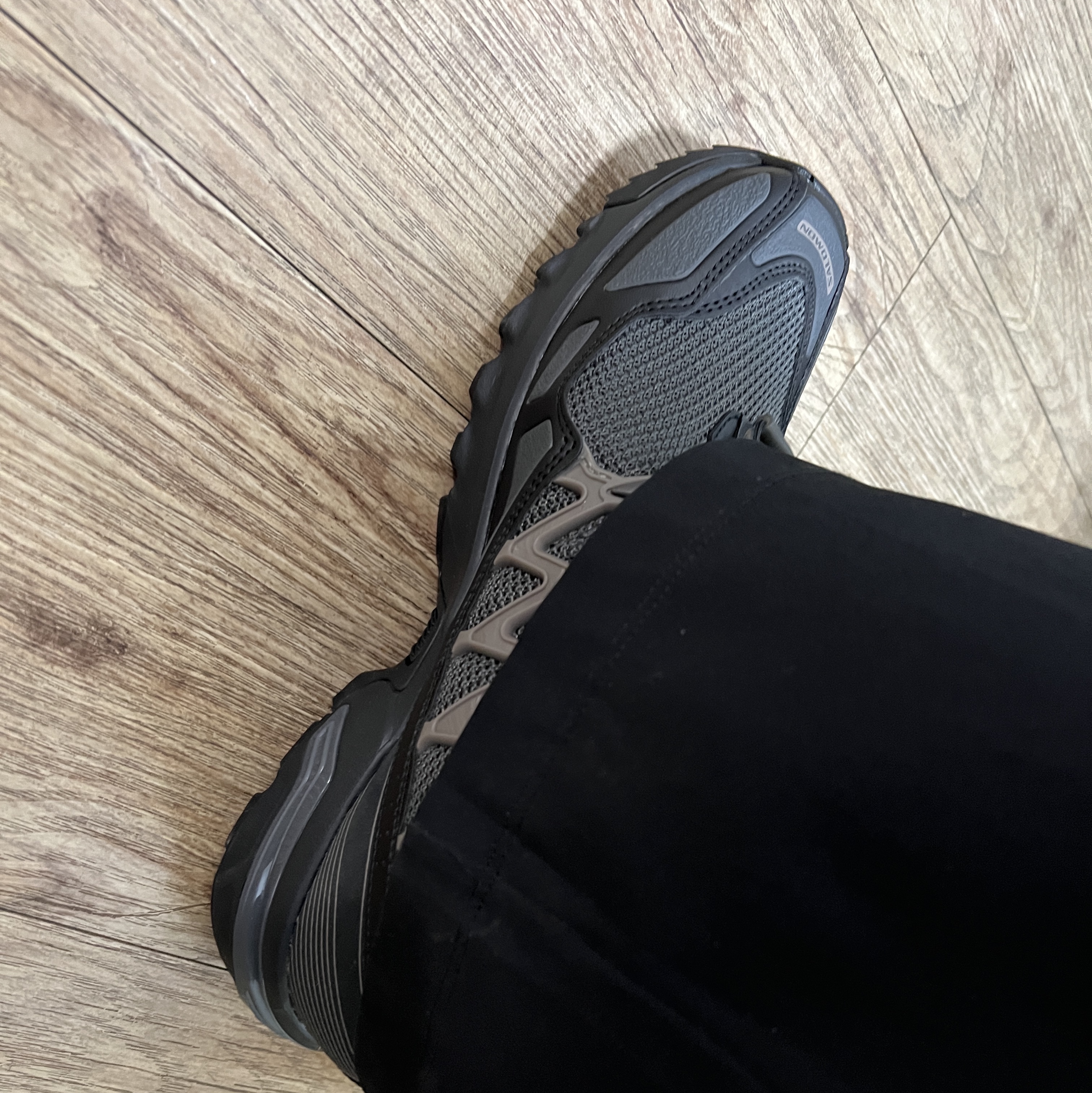 Salomon ACS + Seasonal Asphalt Black 착용 스타일