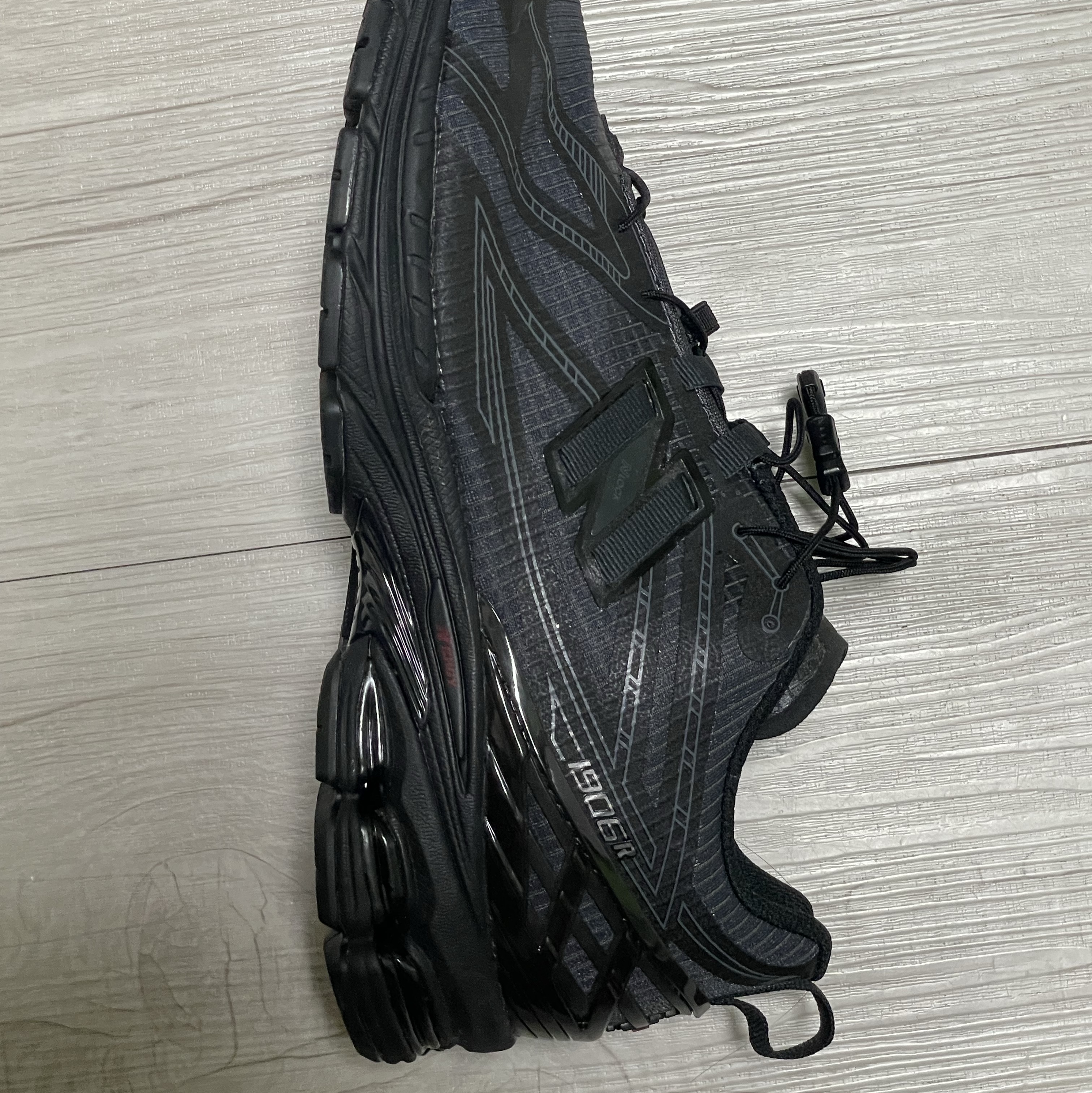 New Balance 1906R Black Magnet 착용 스타일 - 2