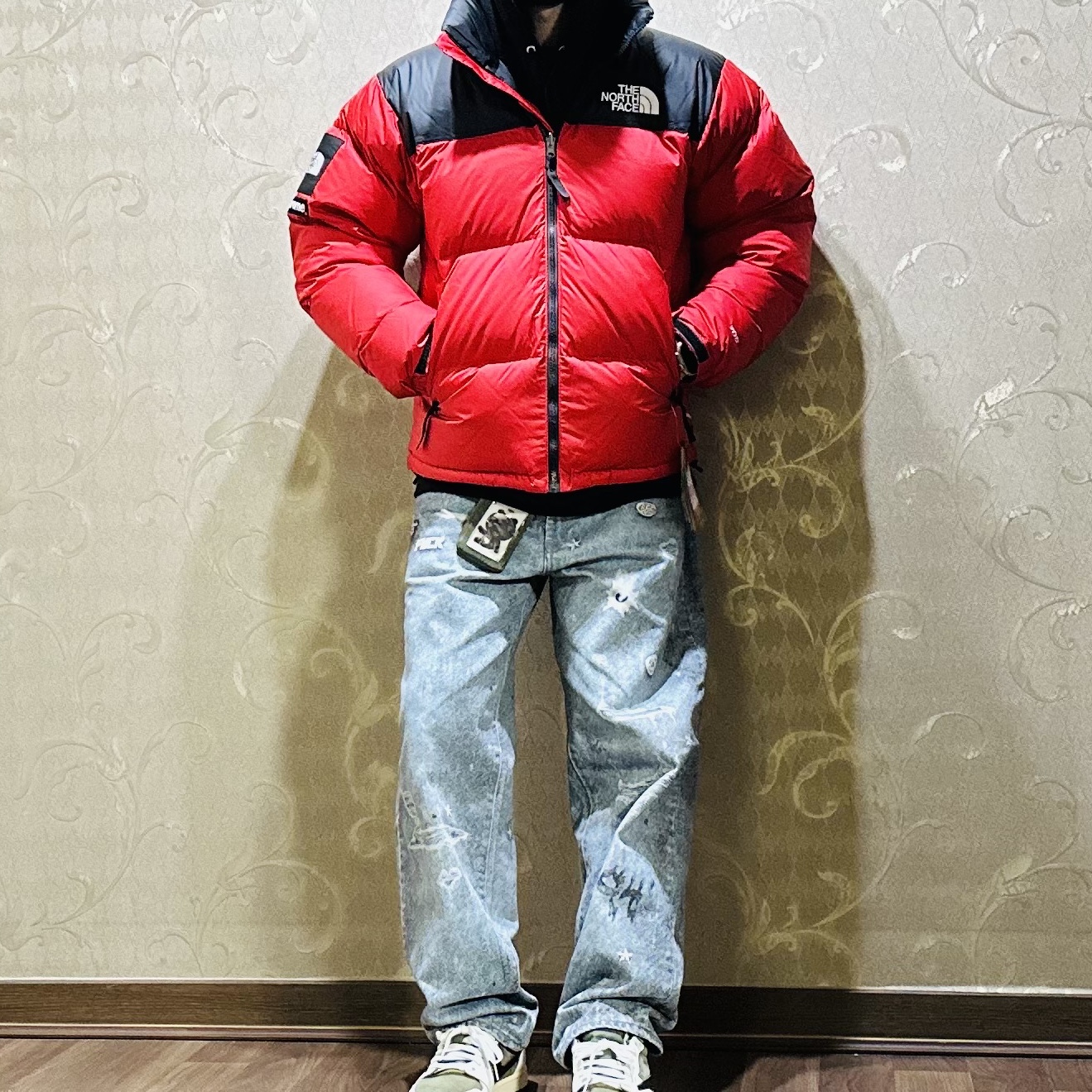 Supreme x The North Face Nuptse Jacket Red - 24FW, Supreme HJR Trompe L'oeil Loose Fit Jean Blue - 24FW 착용 스타일 - 3