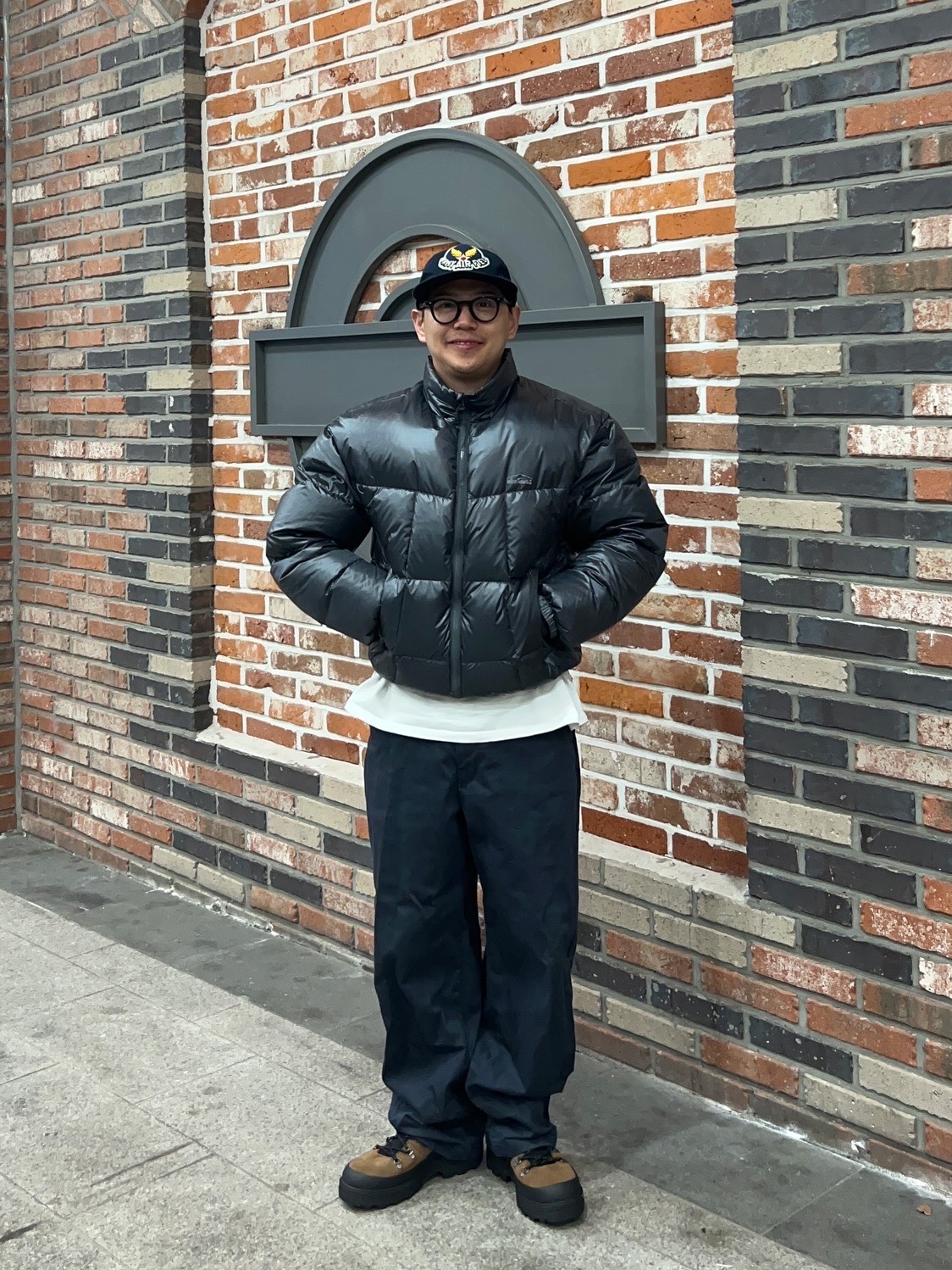Wildthings Mountain Field Down Puffer Graphite 착용 스타일 - 3