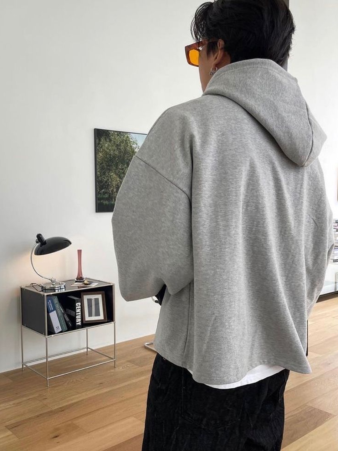 Punch Drunk Parties Circle Logo Oversized Hoodie Gray, Yeezy x Gosha Rubchinskiy YZY Black Dogs Hoodie Heather Grey 착용 스타일 - 4