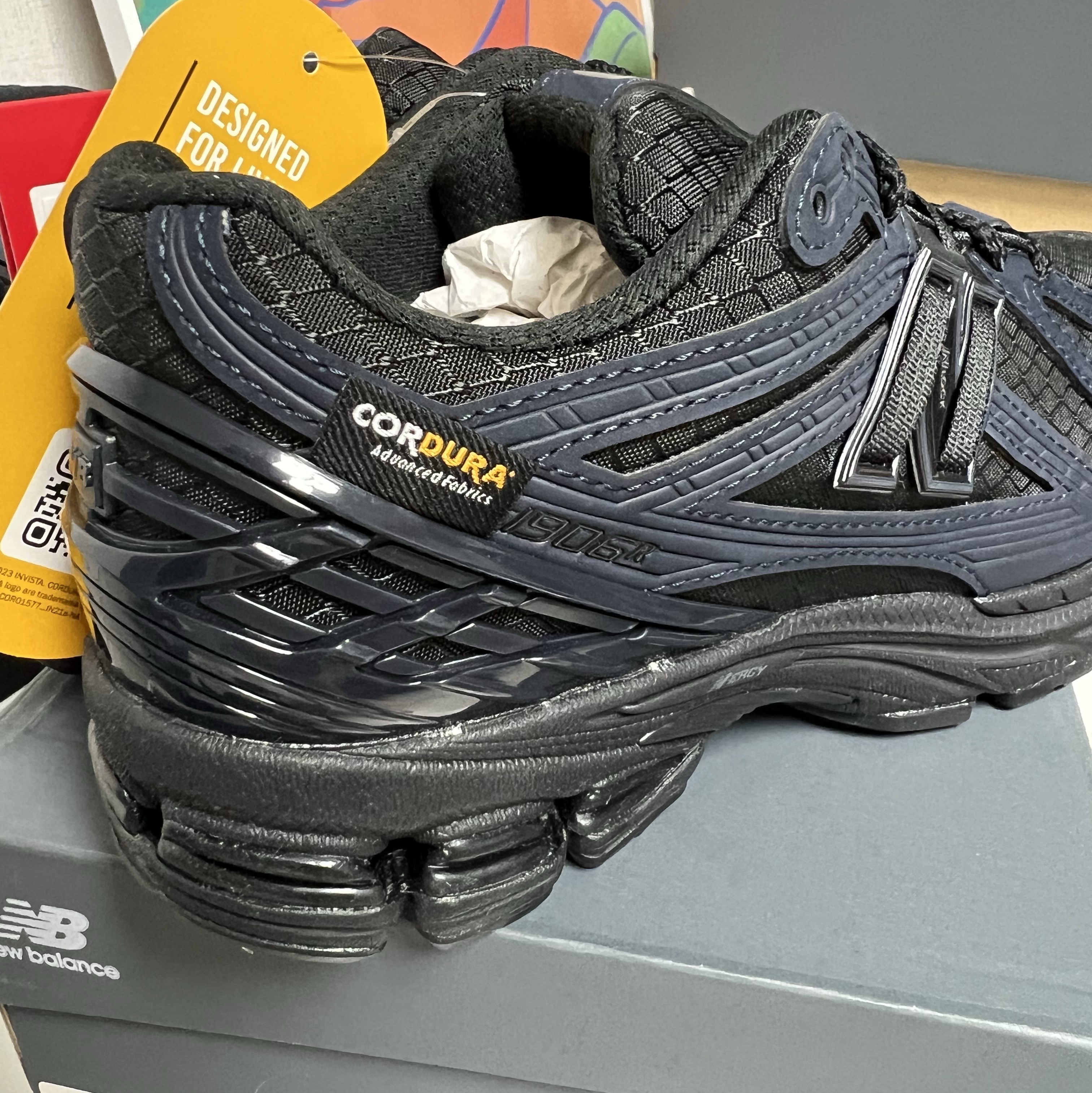 New Balance 1906R Outerspace Black 착용 스타일 - 3