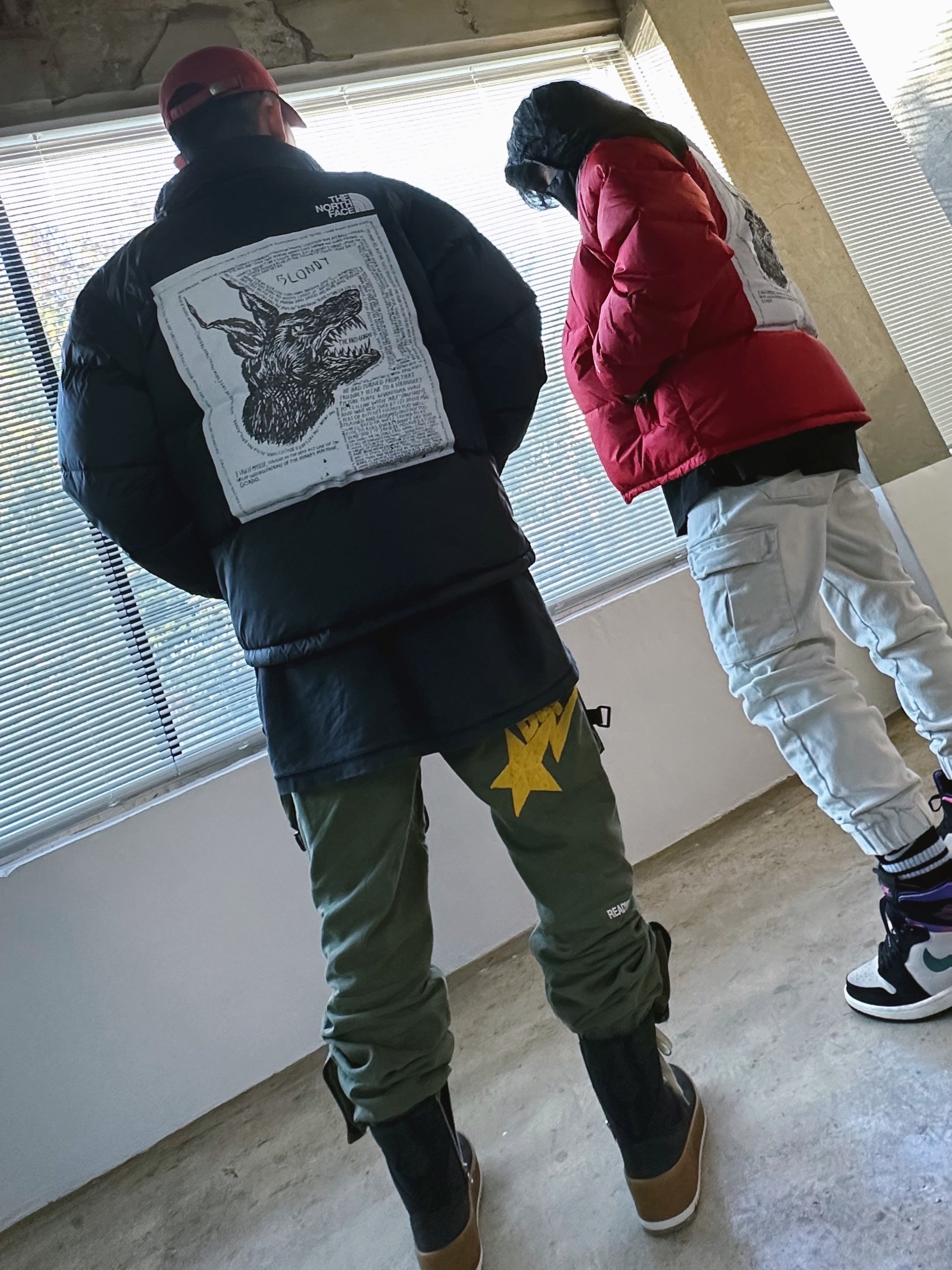 Supreme x The North Face Nuptse Jacket Black - 24FW, Vetements Polizei Sweatshirt Black 착용 스타일