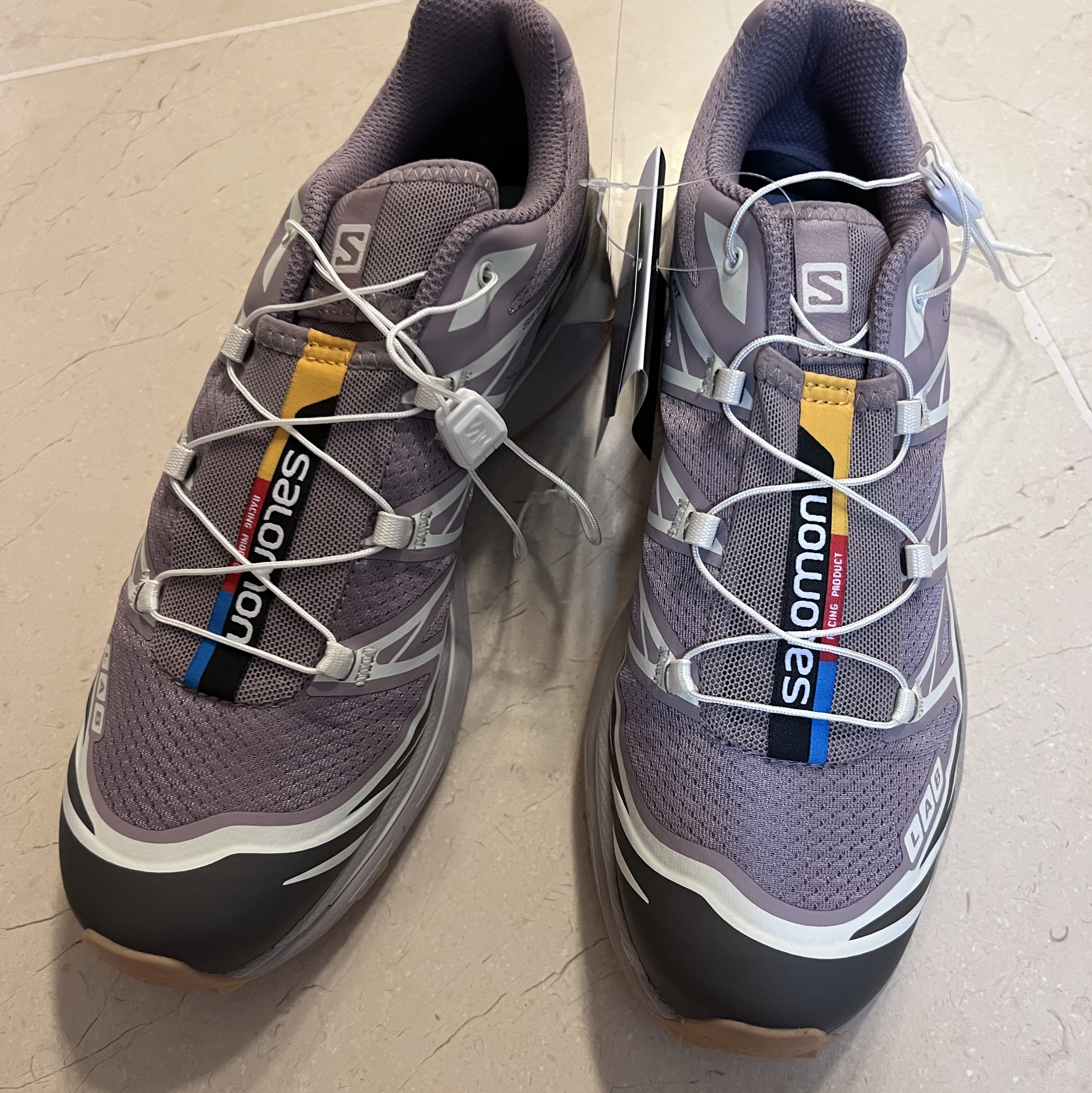 Salomon XT-6 Quail Plum Kitten 착용 스타일