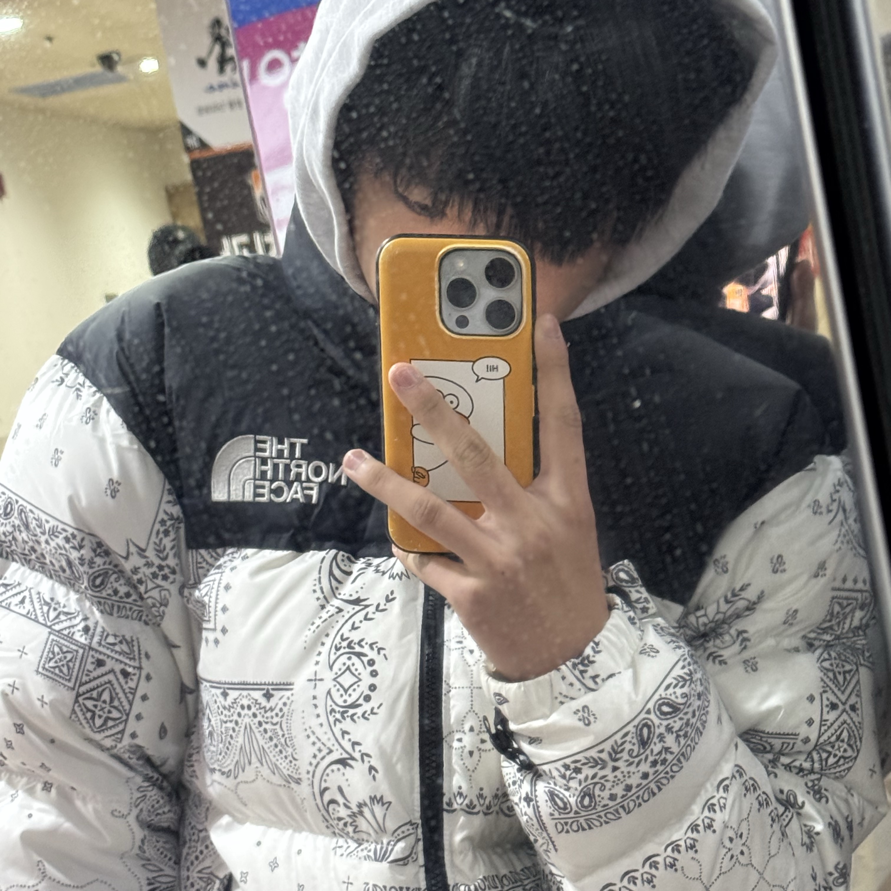 The North Face 1996 Novelty Nuptse Jacket Off White 착용 스타일