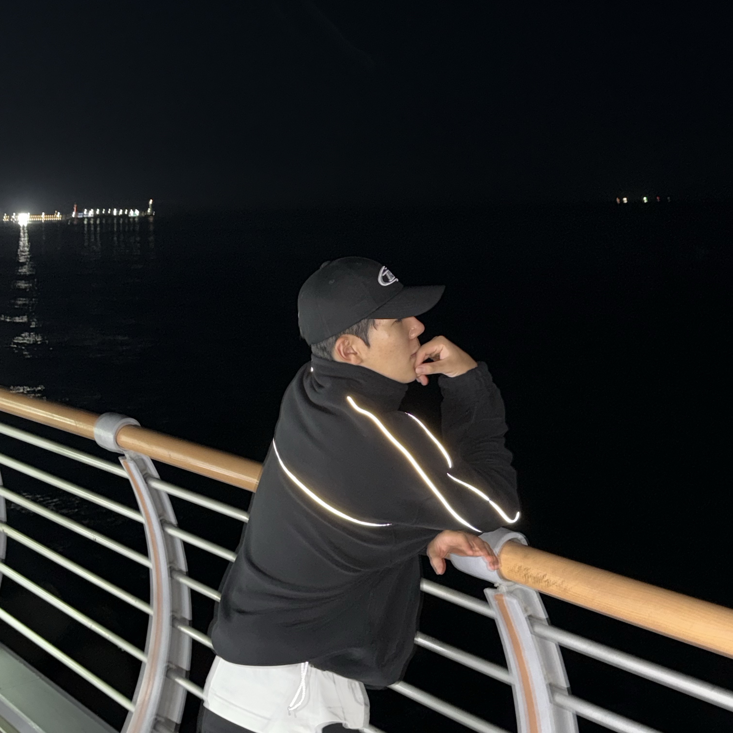 BORN TO WIN B Symbol Big Logo Ball Cap Black, BORN TO WIN B Chrome Semi Wide Pants Black 착용 스타일 - 3