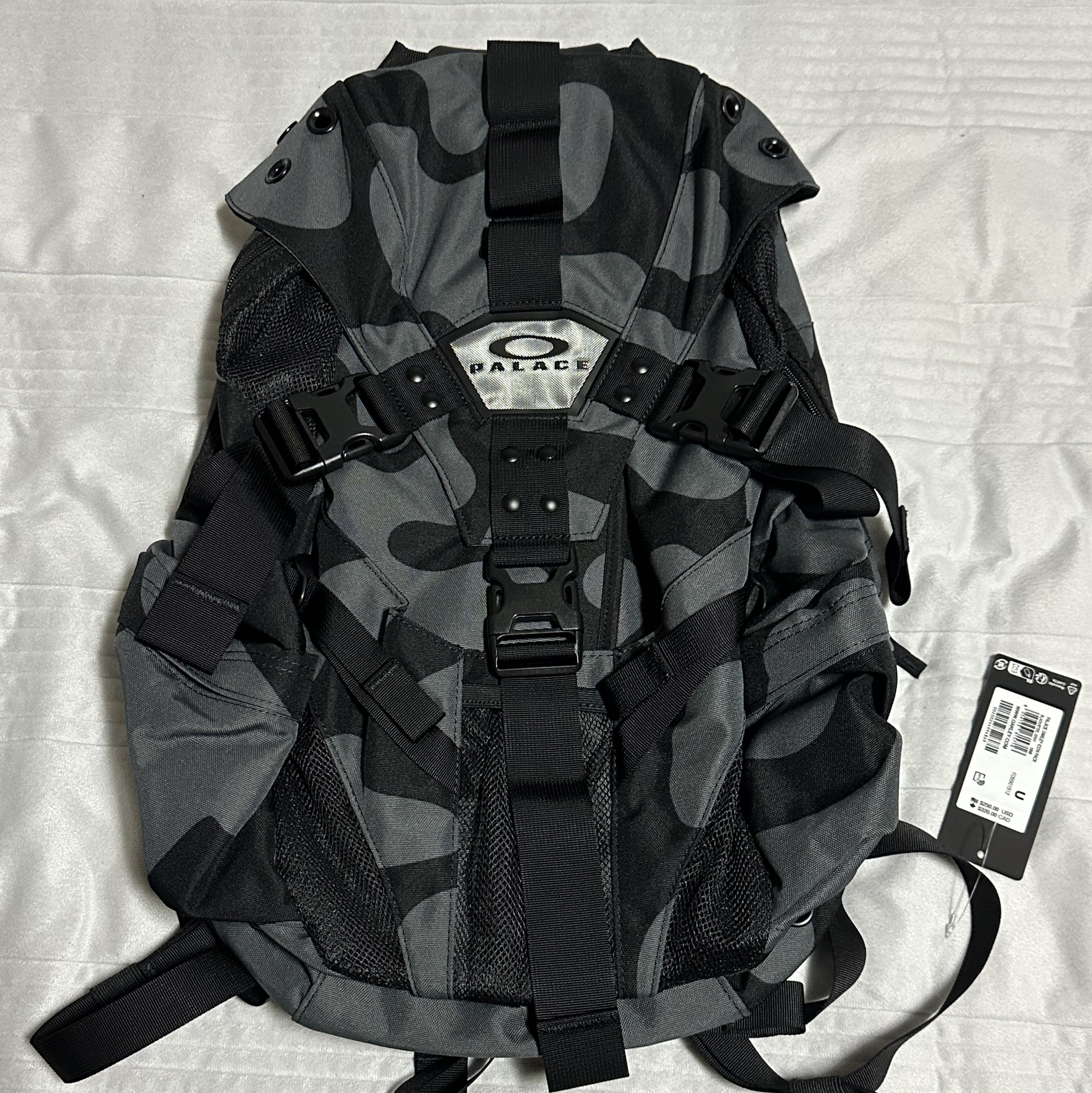 Palace X Oakley Icon Backpack PALACE x Oakley Icon Pack 