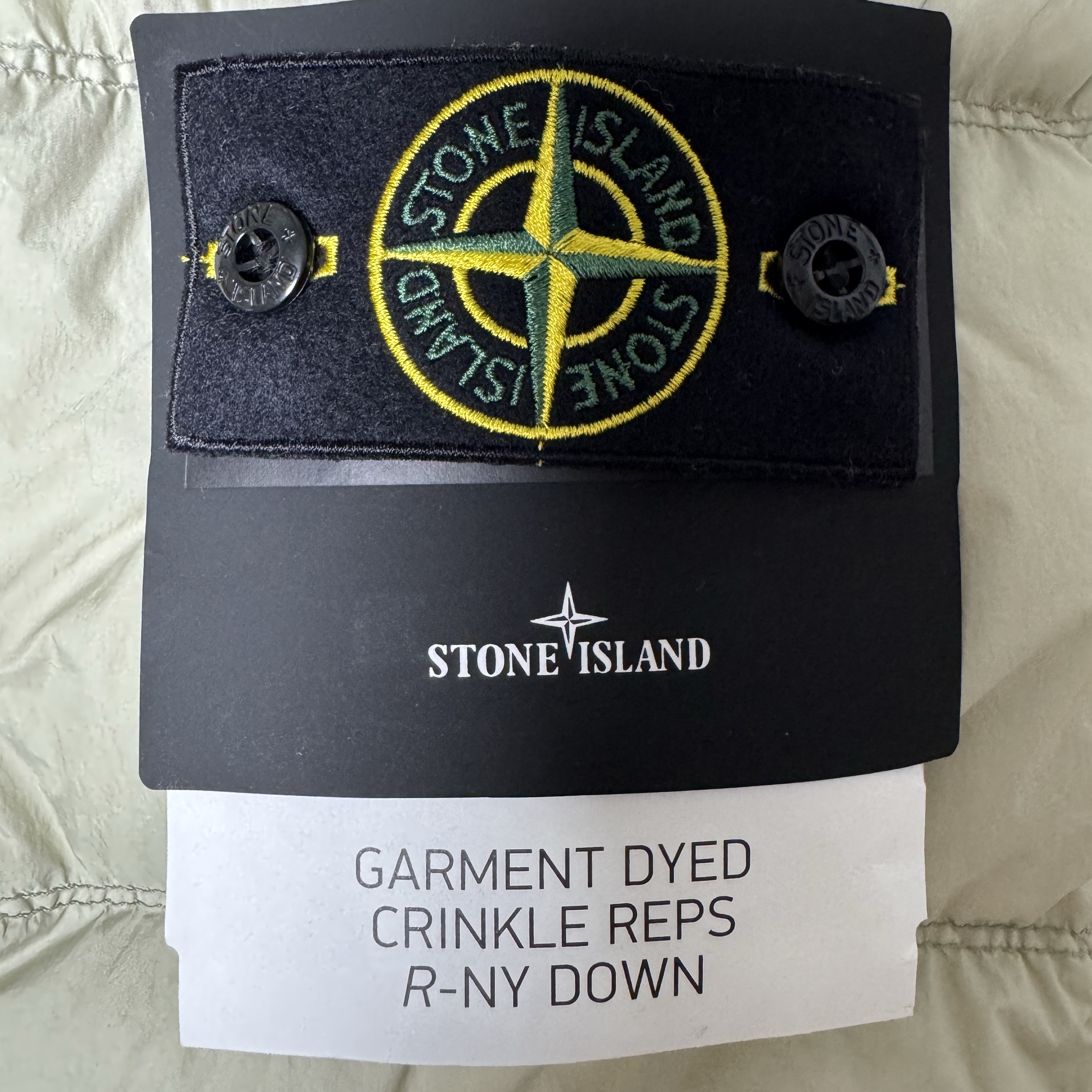 Stone Island 40123 Garment Dyed Crinkle Reps R-NY Down Jacket Stucco - 24FW 착용 스타일 - 2