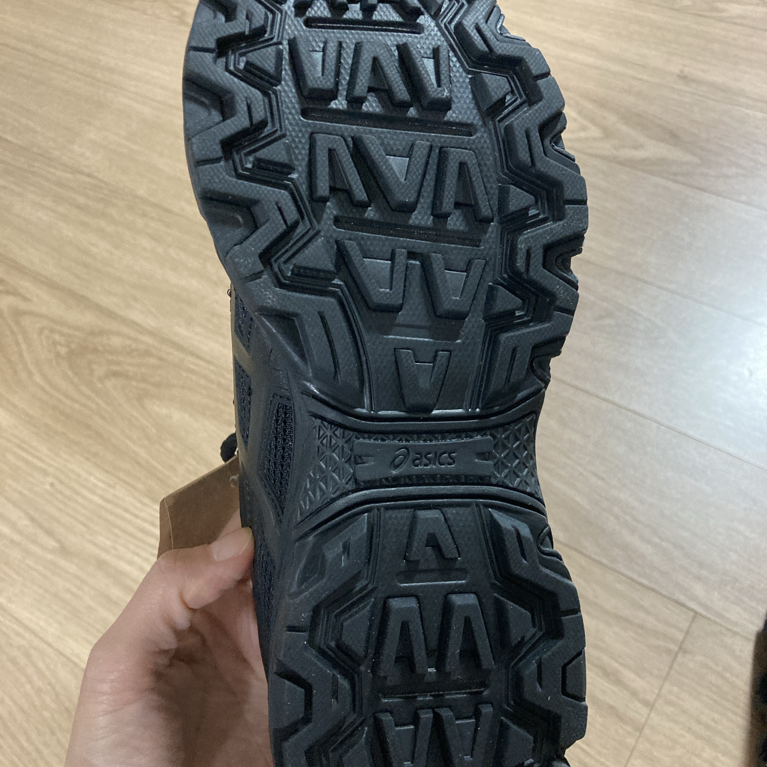 (W) Asics Jog 100 T Black - 2E Extra Wide 착용 스타일 - 3