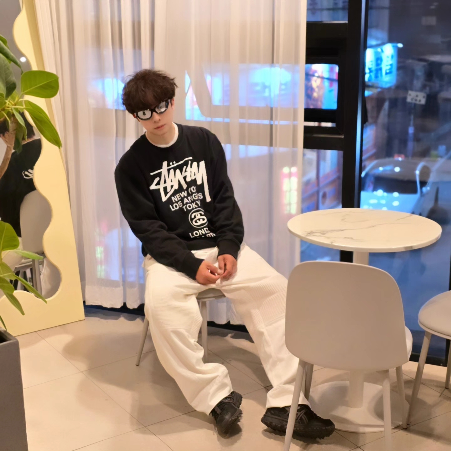 Stussy World Tour Crew Black 2023, Stussy World Tour Crew Black 2024 착용 스타일 - 3