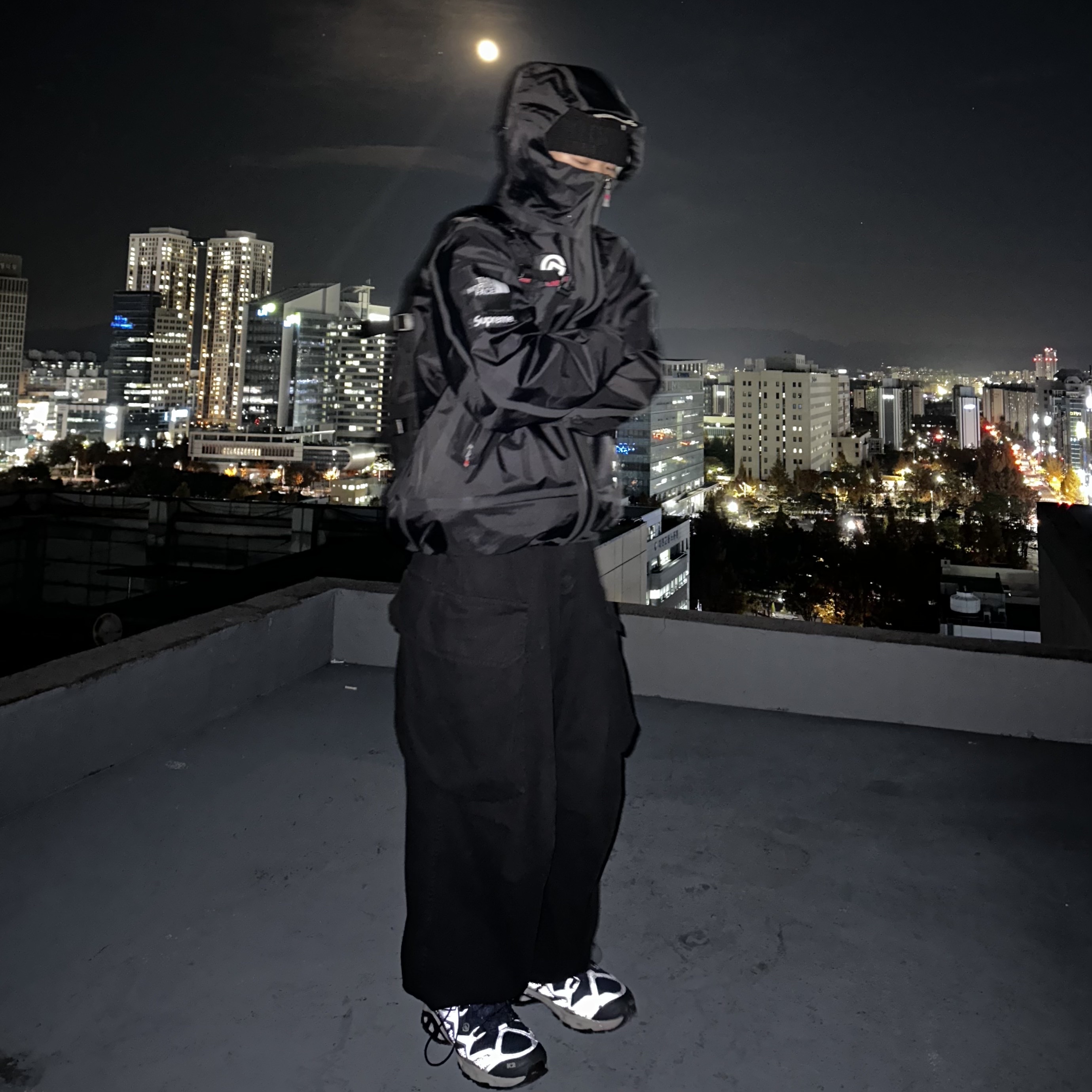 Supreme x The North Face Summit Series Outer Tape Seam Jacket Black - 21SS, Supreme Backpack Black - 18FW 착용 스타일 - 1