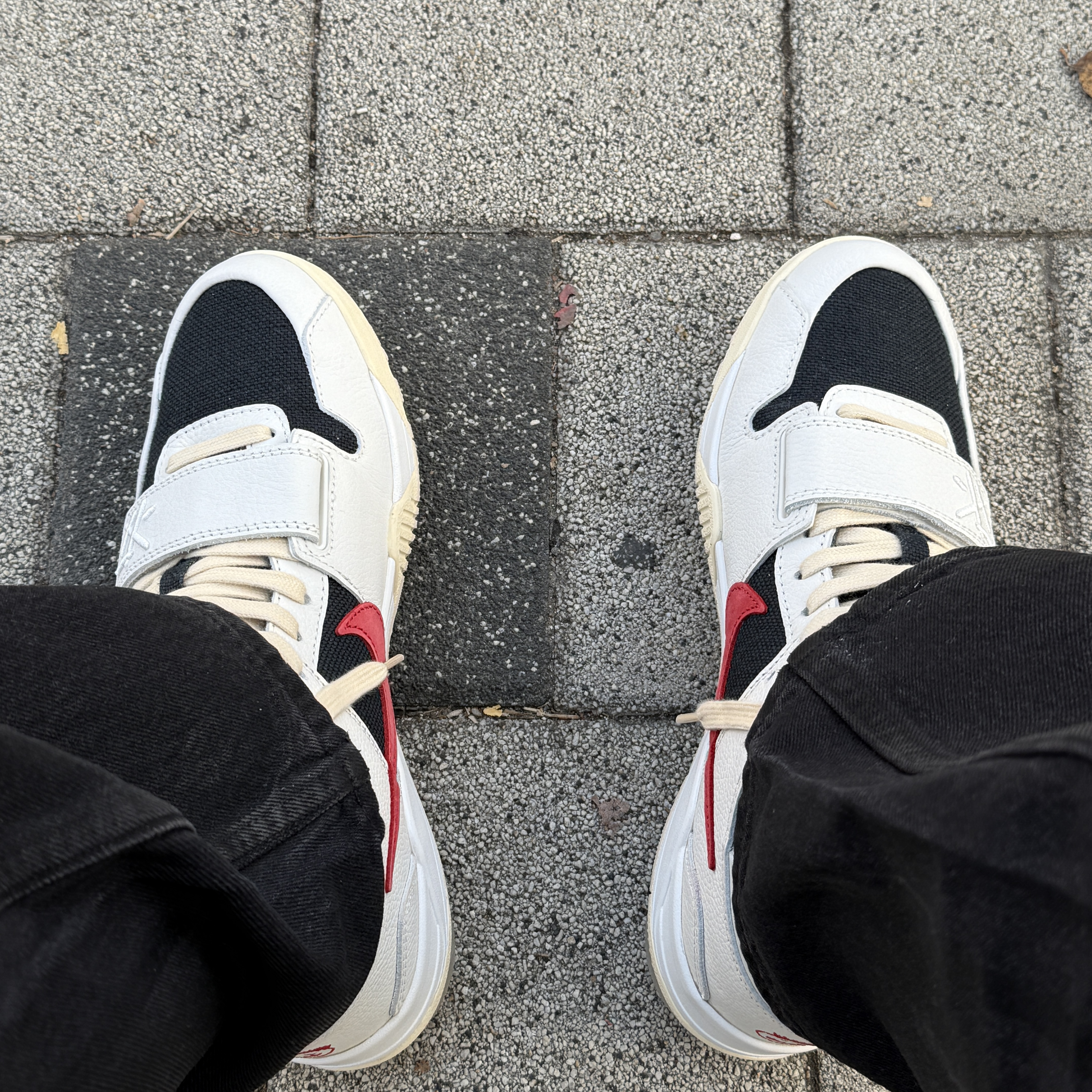Jordan x Travis Scott Jumpman Jack TR University Red, Supreme x MM6 Maison Margiela Foil Double Knee Painter Pant Black - 24SS 착용 스타일