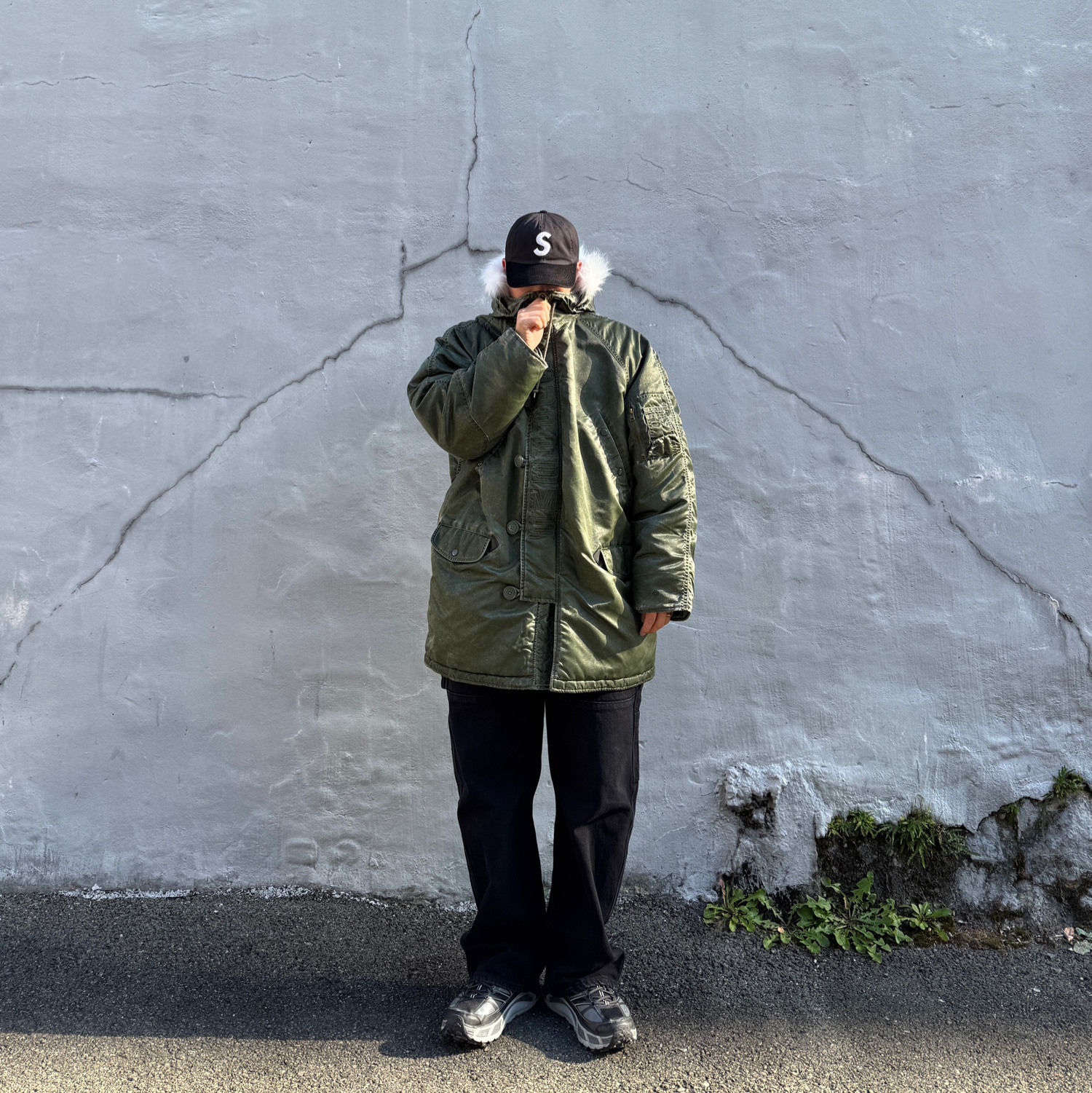 Supreme Washed Flight Satin N-3B Parka Olive - 24FW 착용 스타일 - 1