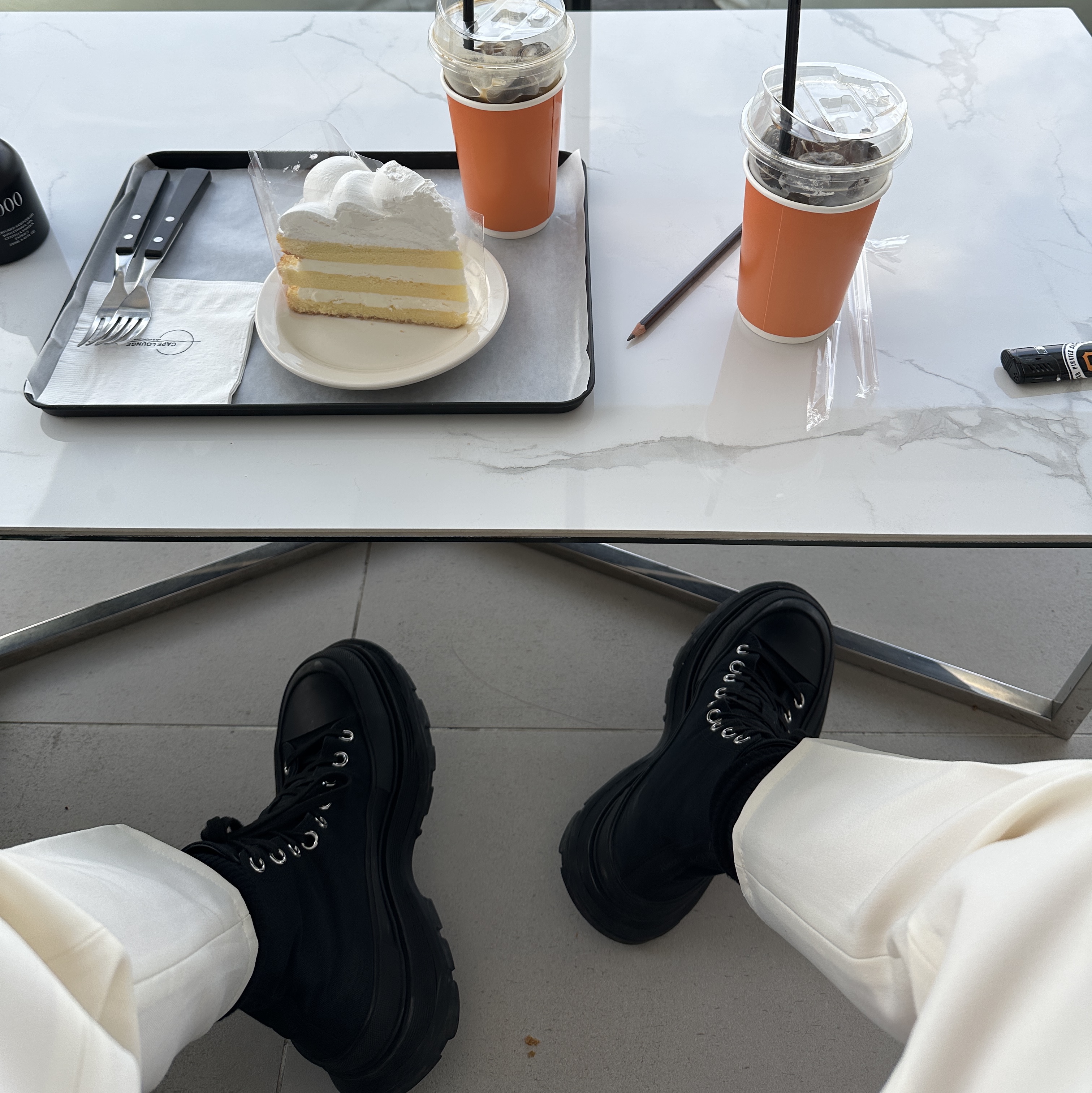 Alexander McQueen Tread Slick Boot Black White 착용 스타일