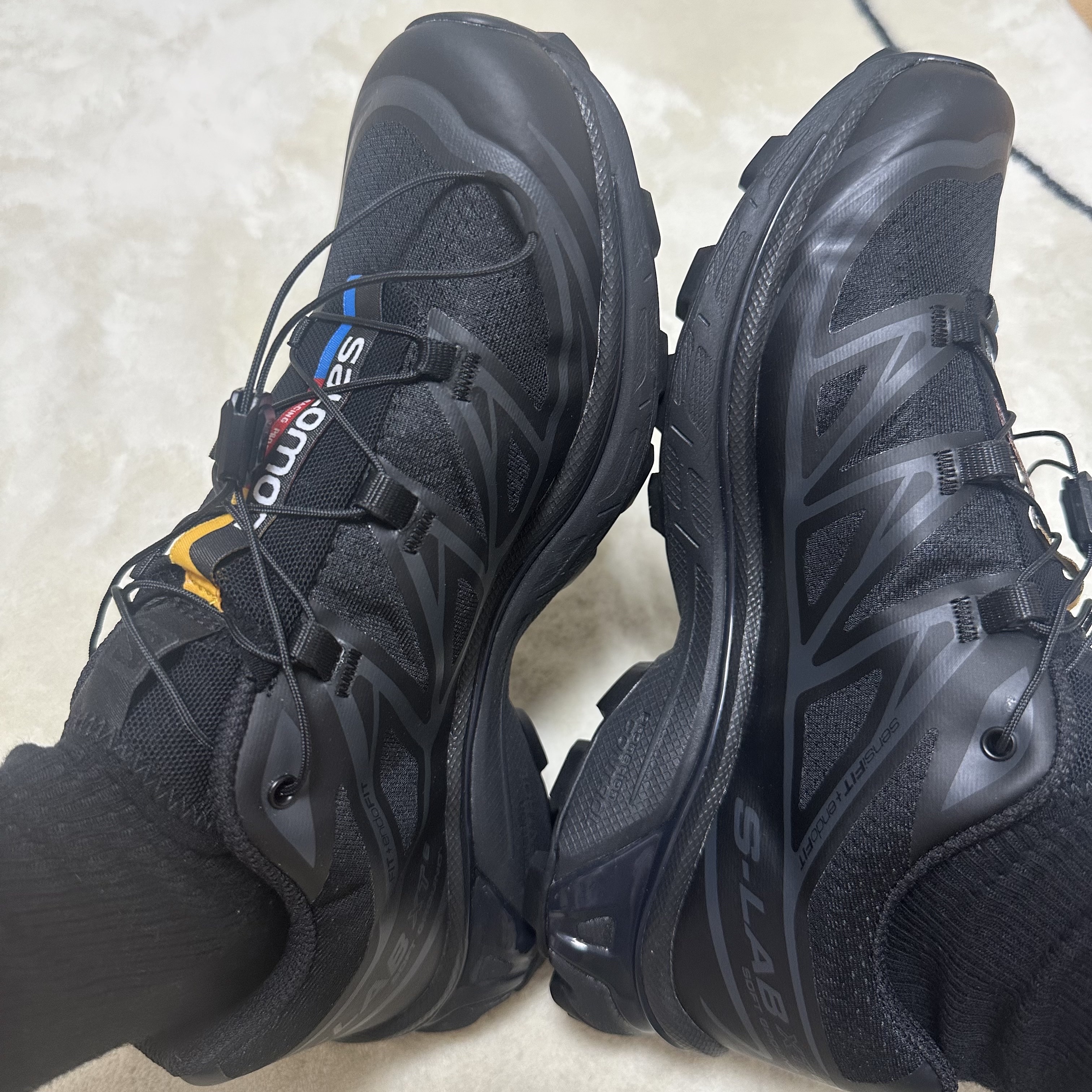 Salomon XT-6 ADV Black 착용 스타일 - 2