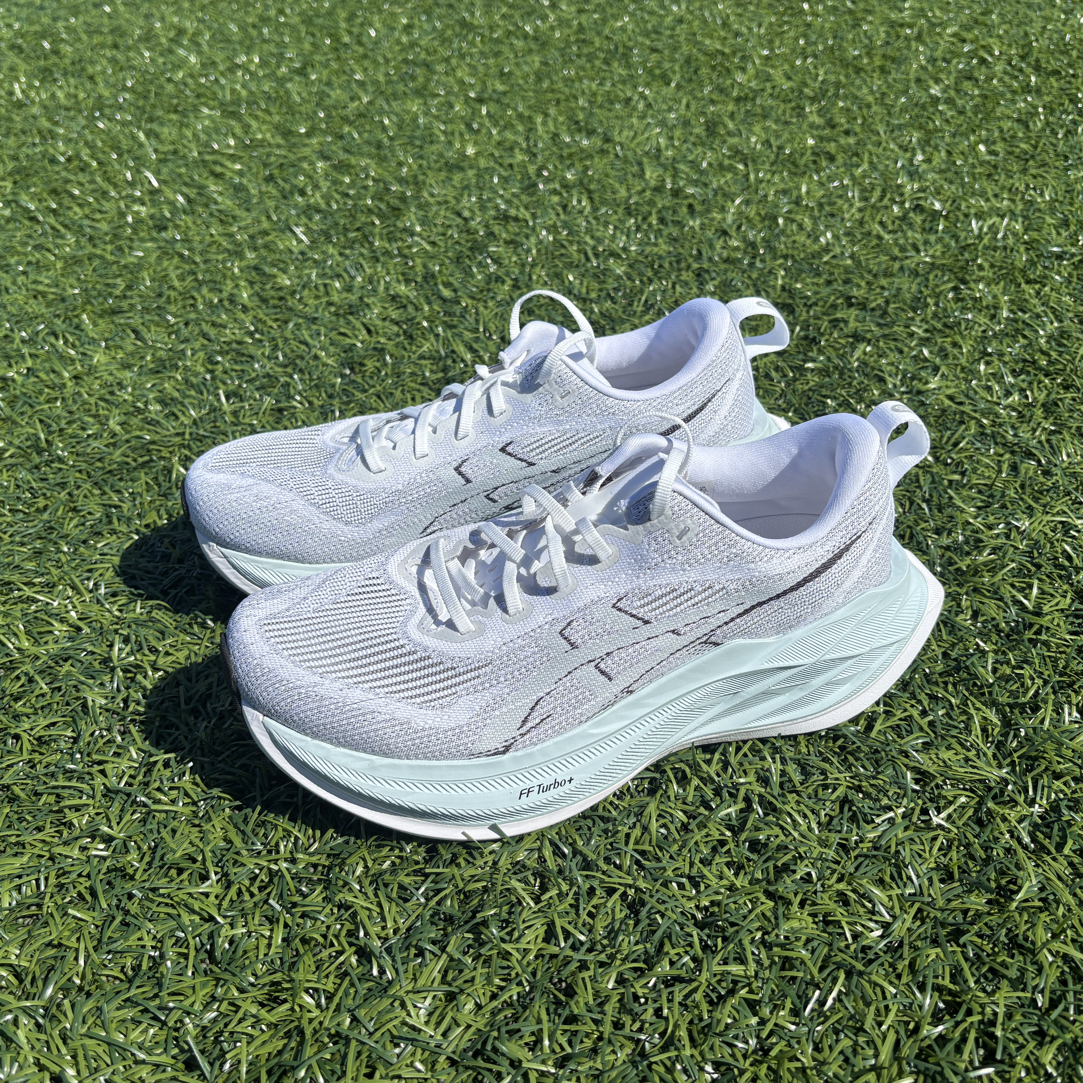 Asics Superblast 2 White Cool Grey 착용 스타일