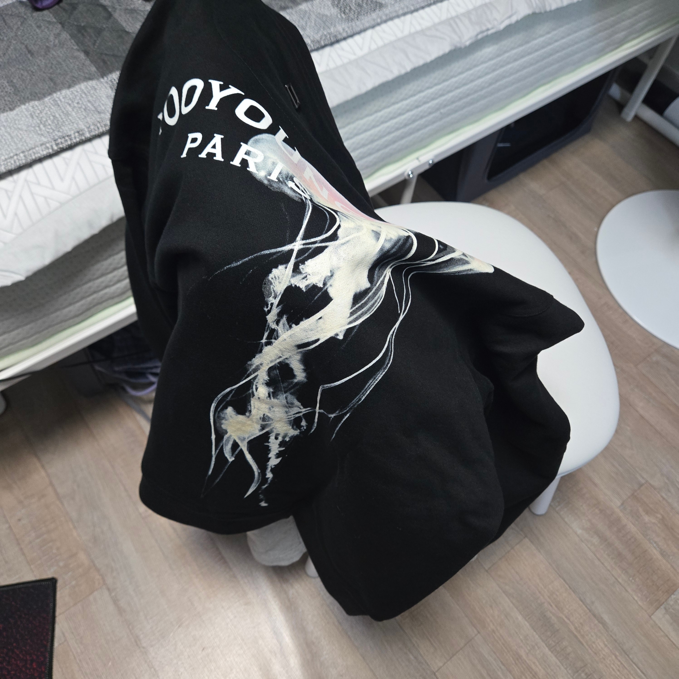 Wooyoungmi Luminous Jellyfish Back Logo Sweatshirt Black - 24SS 착용 스타일