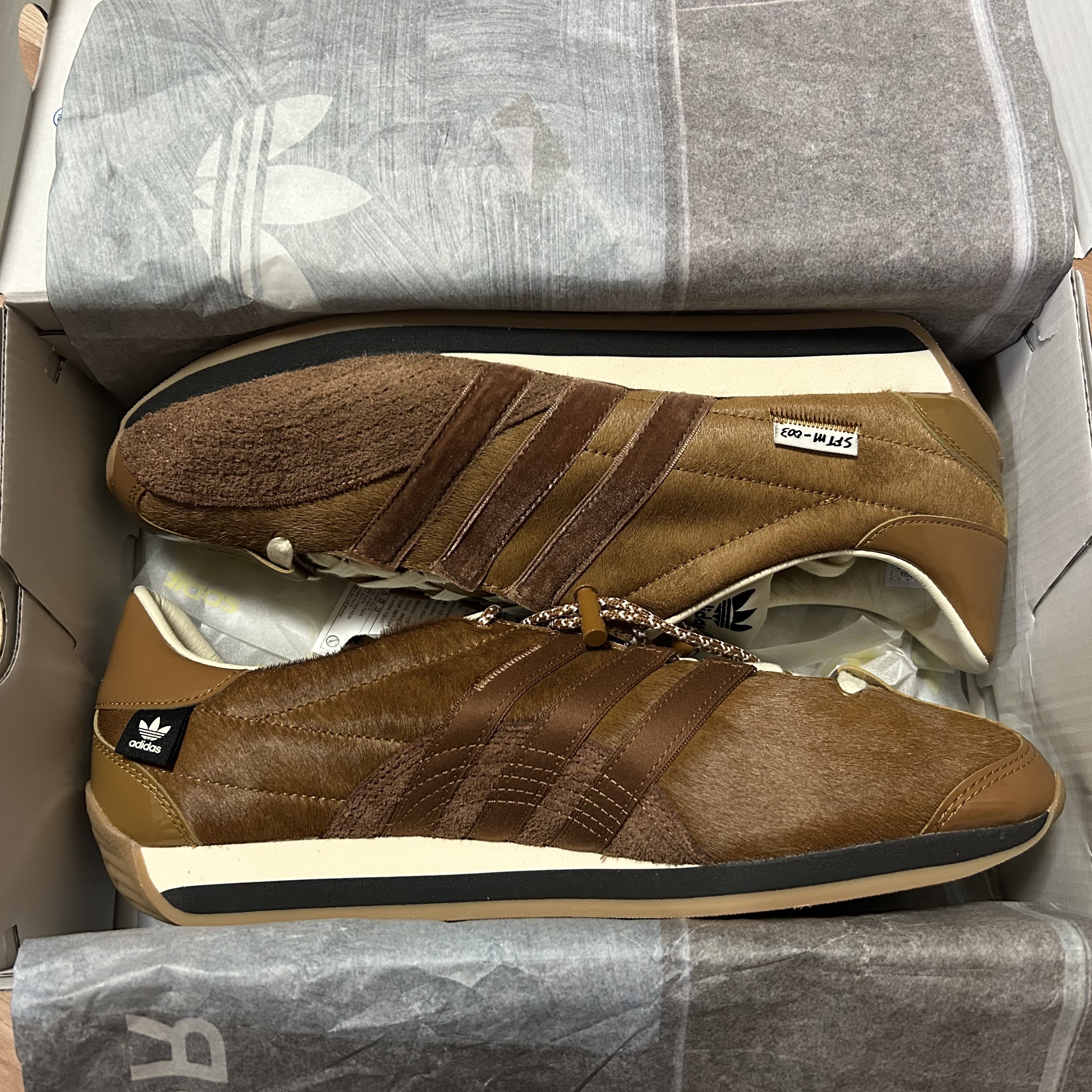 Adidas x Song for the Mute Country OG Bronze Strata Wild Brown 착용 스타일 - 4