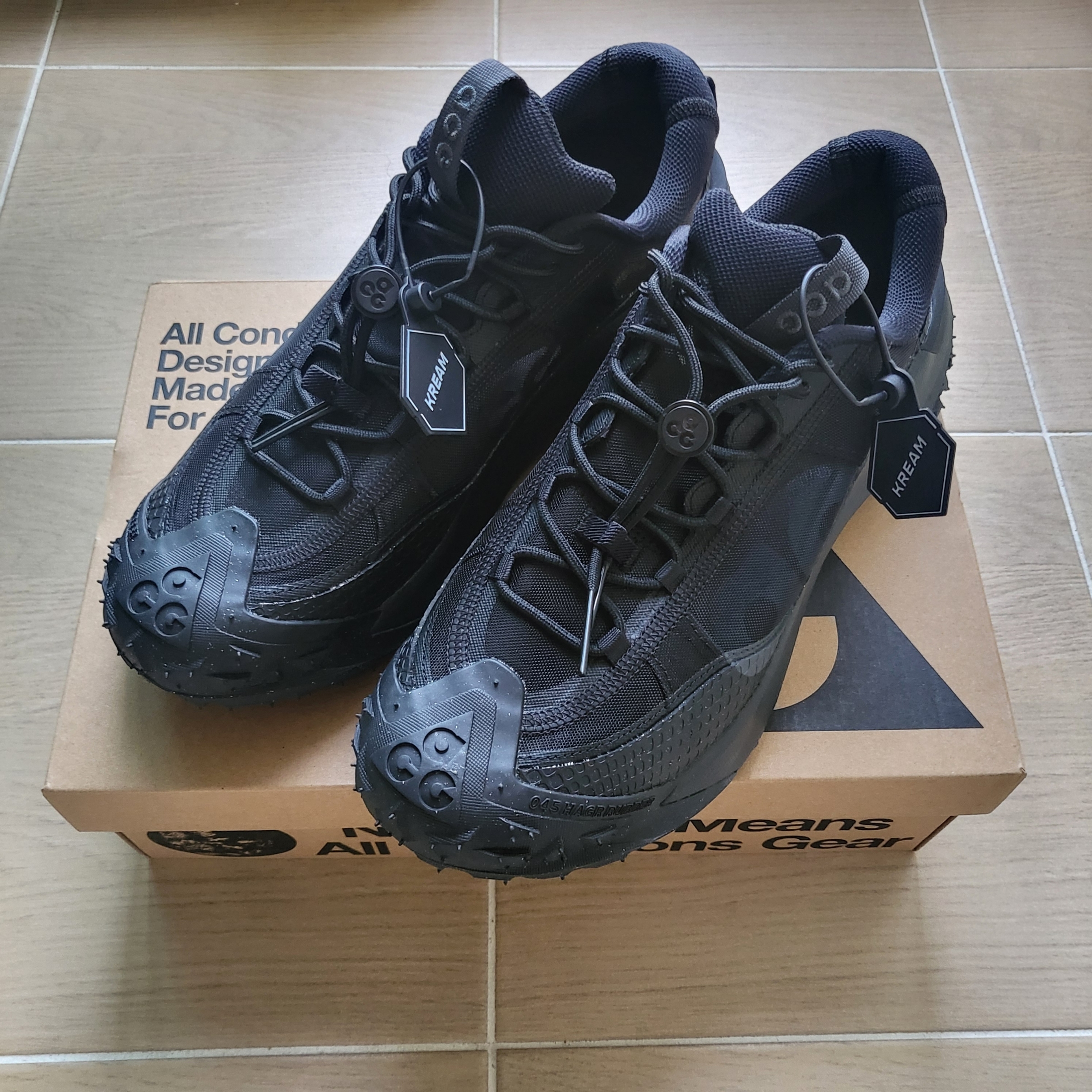 Nike ACG Mountain Fly 2 Low Black 착용 스타일
