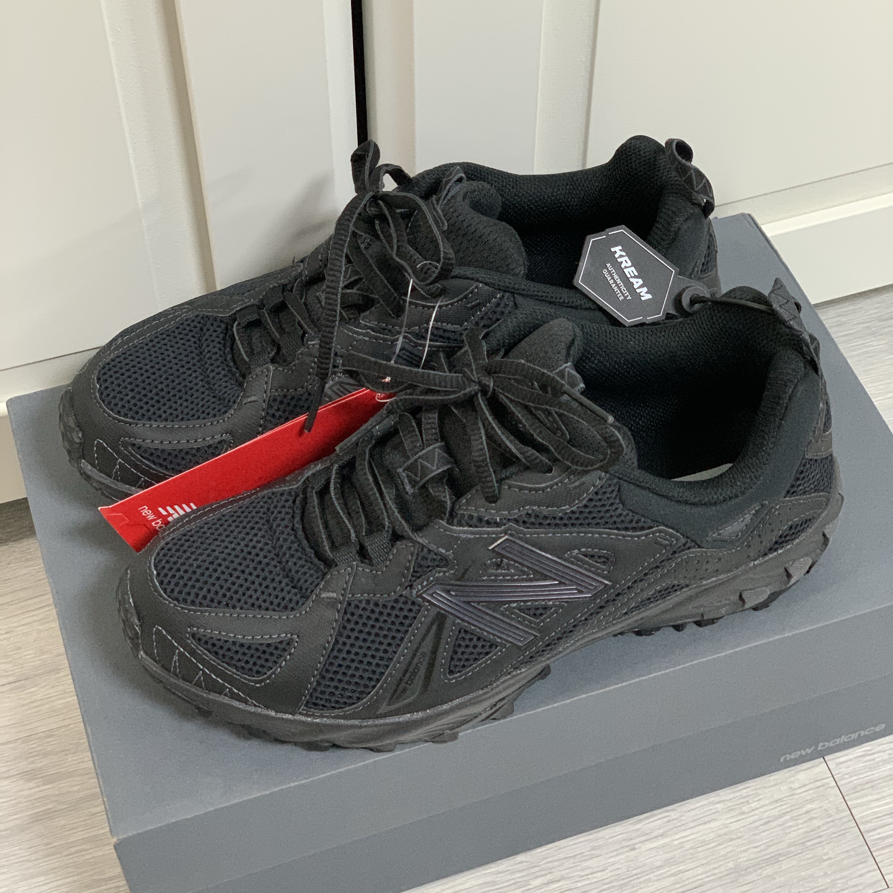 New Balance ML610T Black 착용 스타일