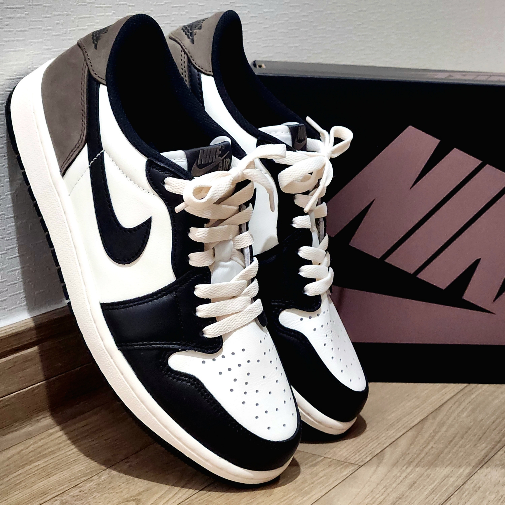 Jordan 1 Retro Low OG Mocha 착용 스타일