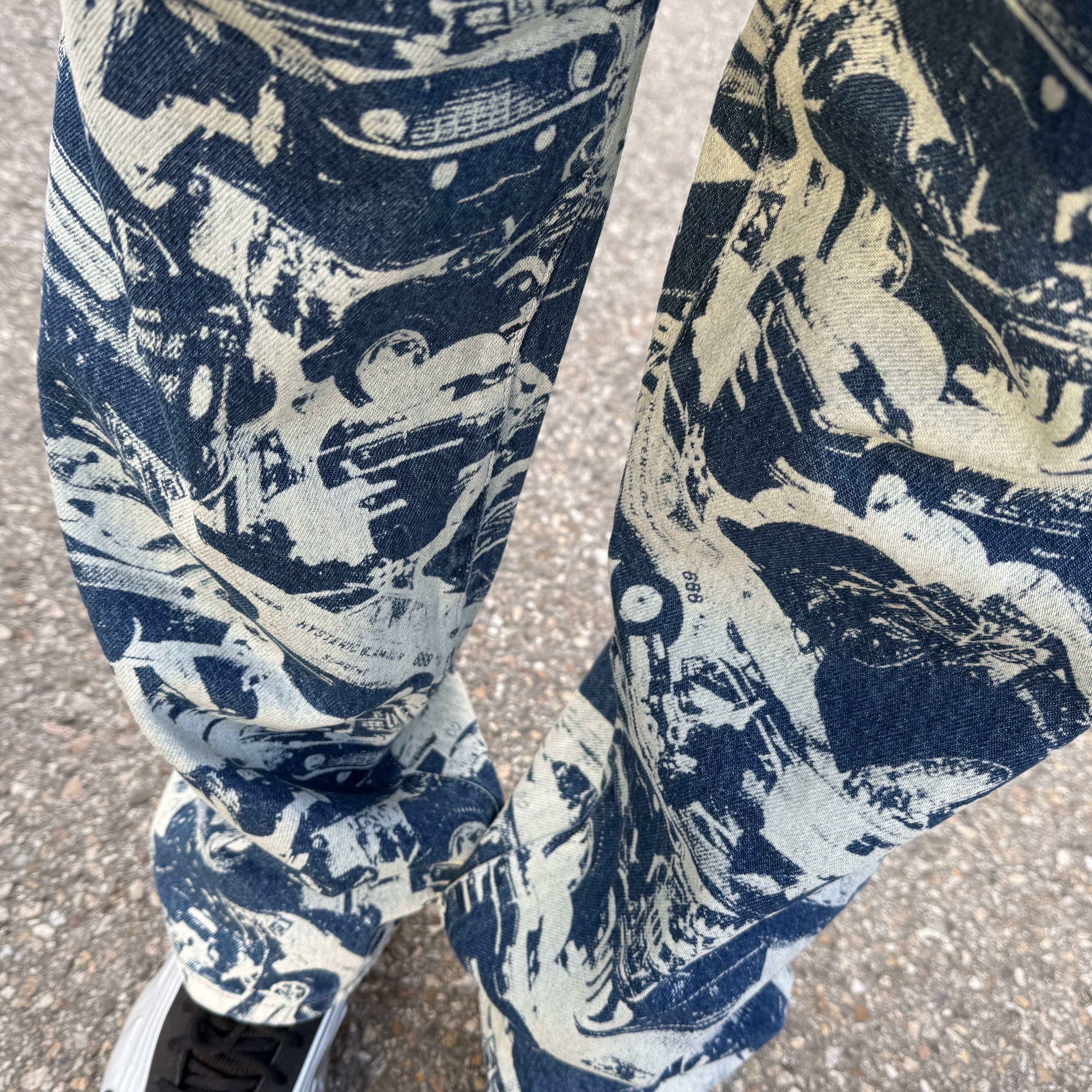Supreme x Hysteric Glamour Cars Baggy Jean Washed Indigo - 24FW 착용 스타일