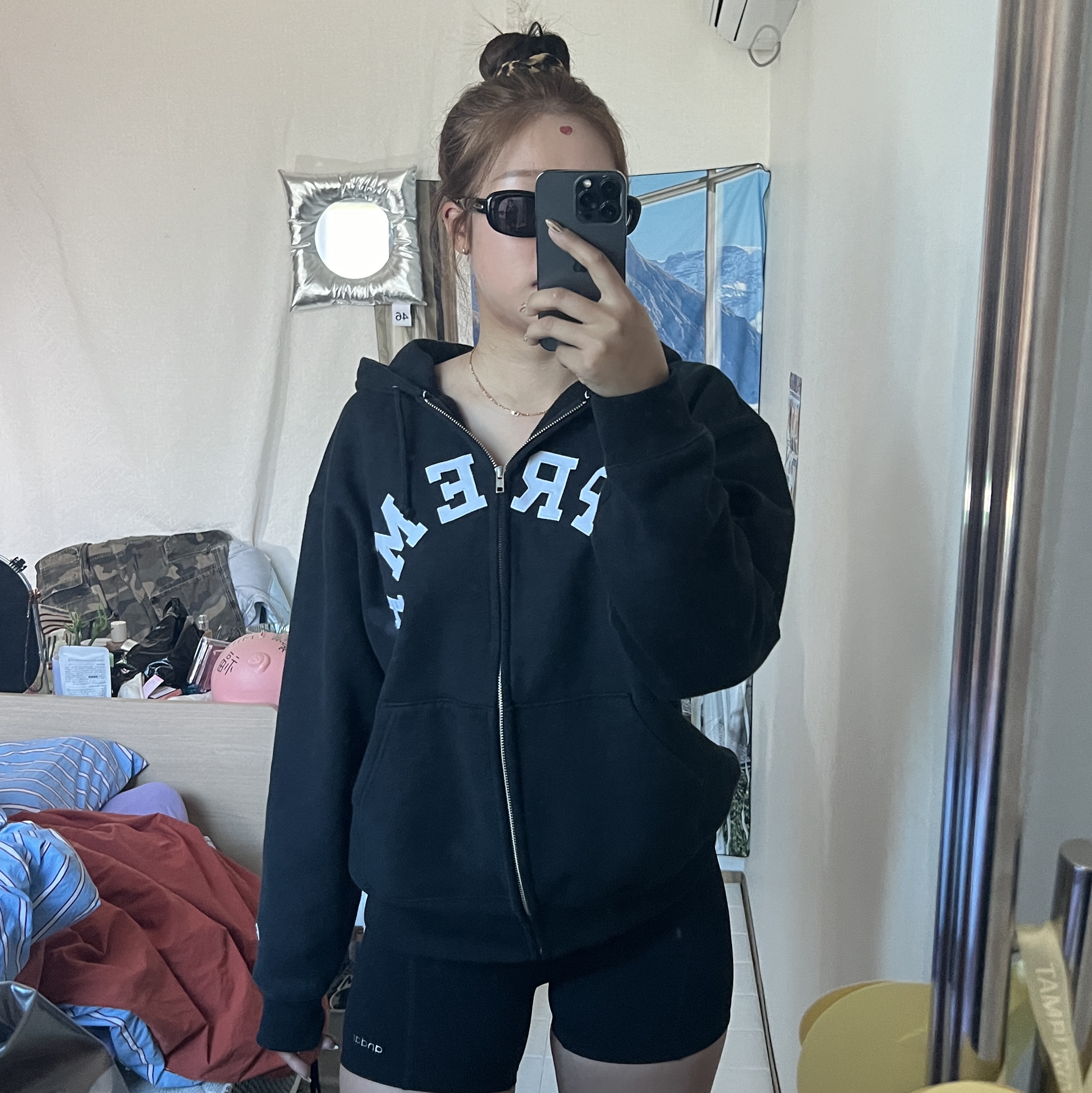 Supreme x Champion Zip Up Hooded Sweatshirt Black - 24SS 착용 스타일 - 1