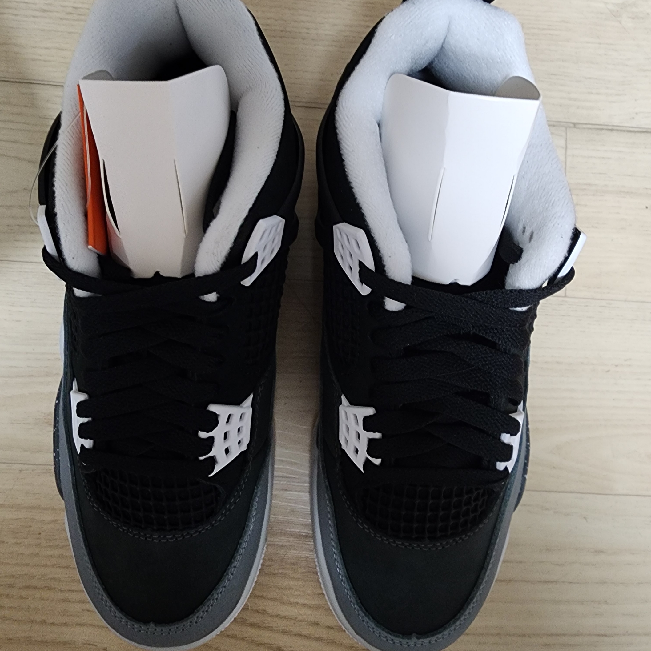 Jordan 4 Retro Fear 2024 착용 스타일 - 3
