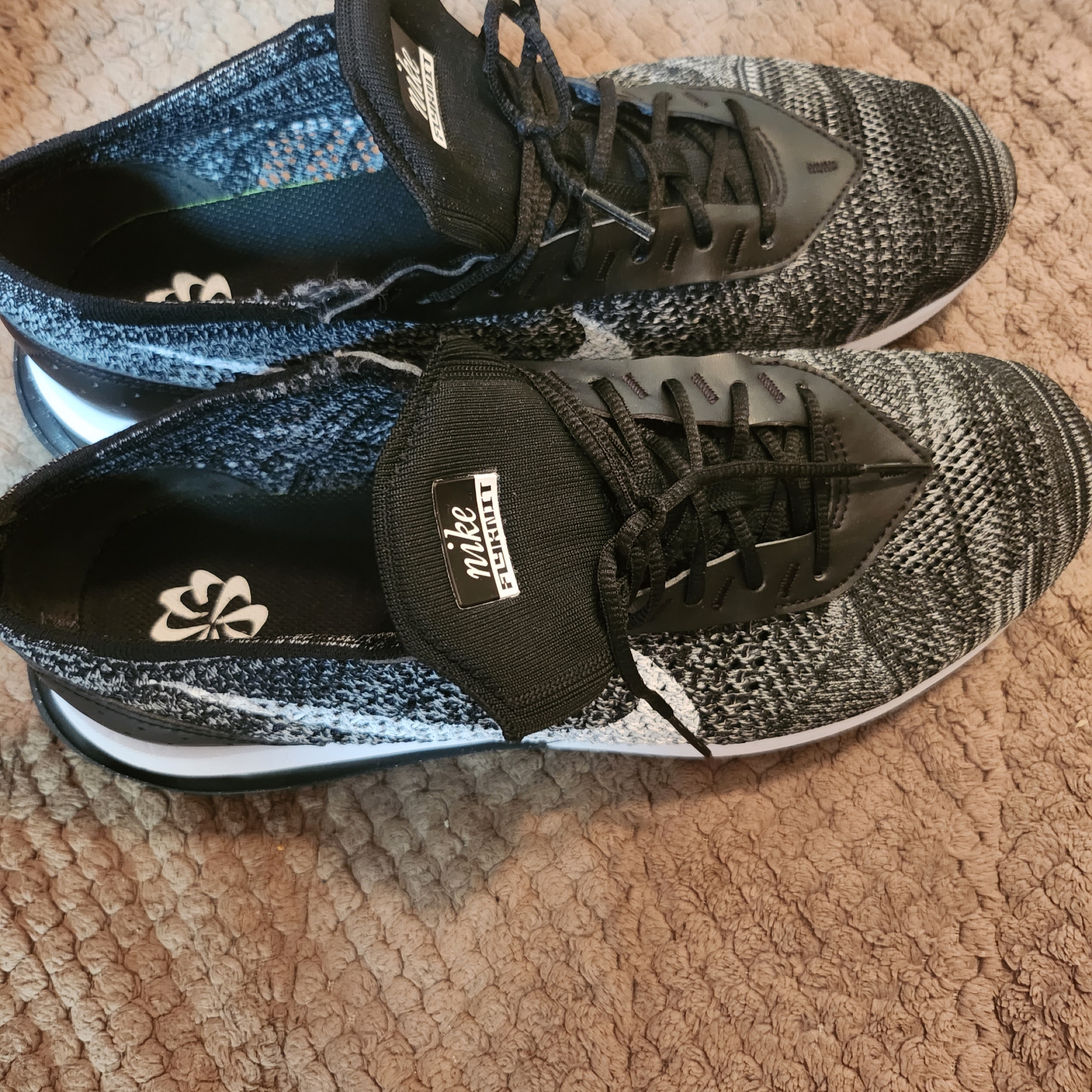Nike Air Max Flyknit Racer Black White 착용 스타일