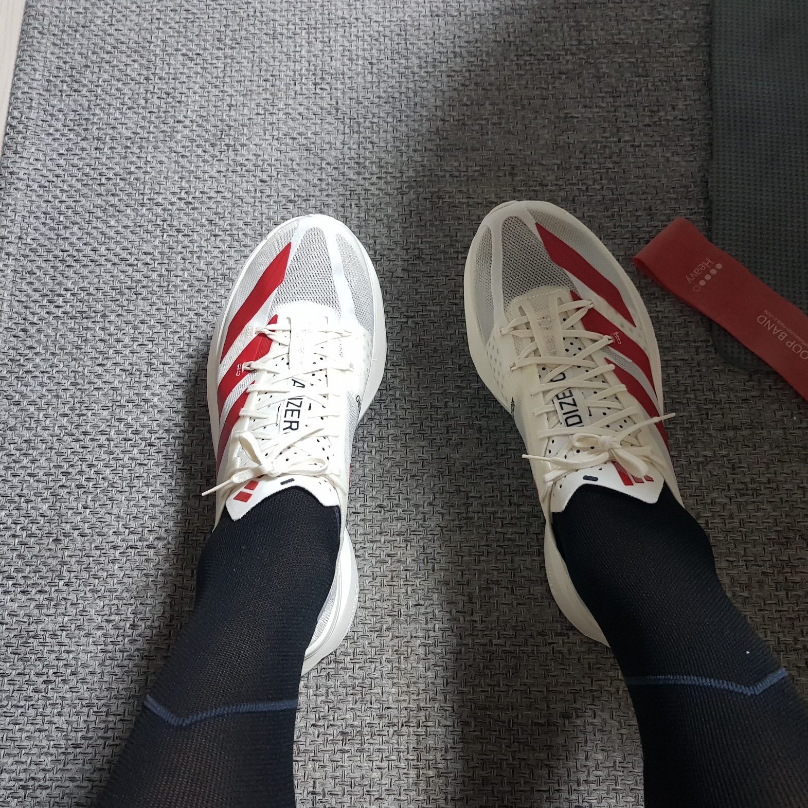 Adidas Adizero Adios Pro 3 Off White Better Scarlet 착용 스타일