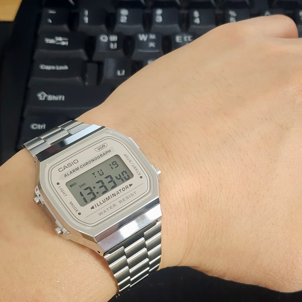 Casio A-168WA-8ADF 착용 스타일