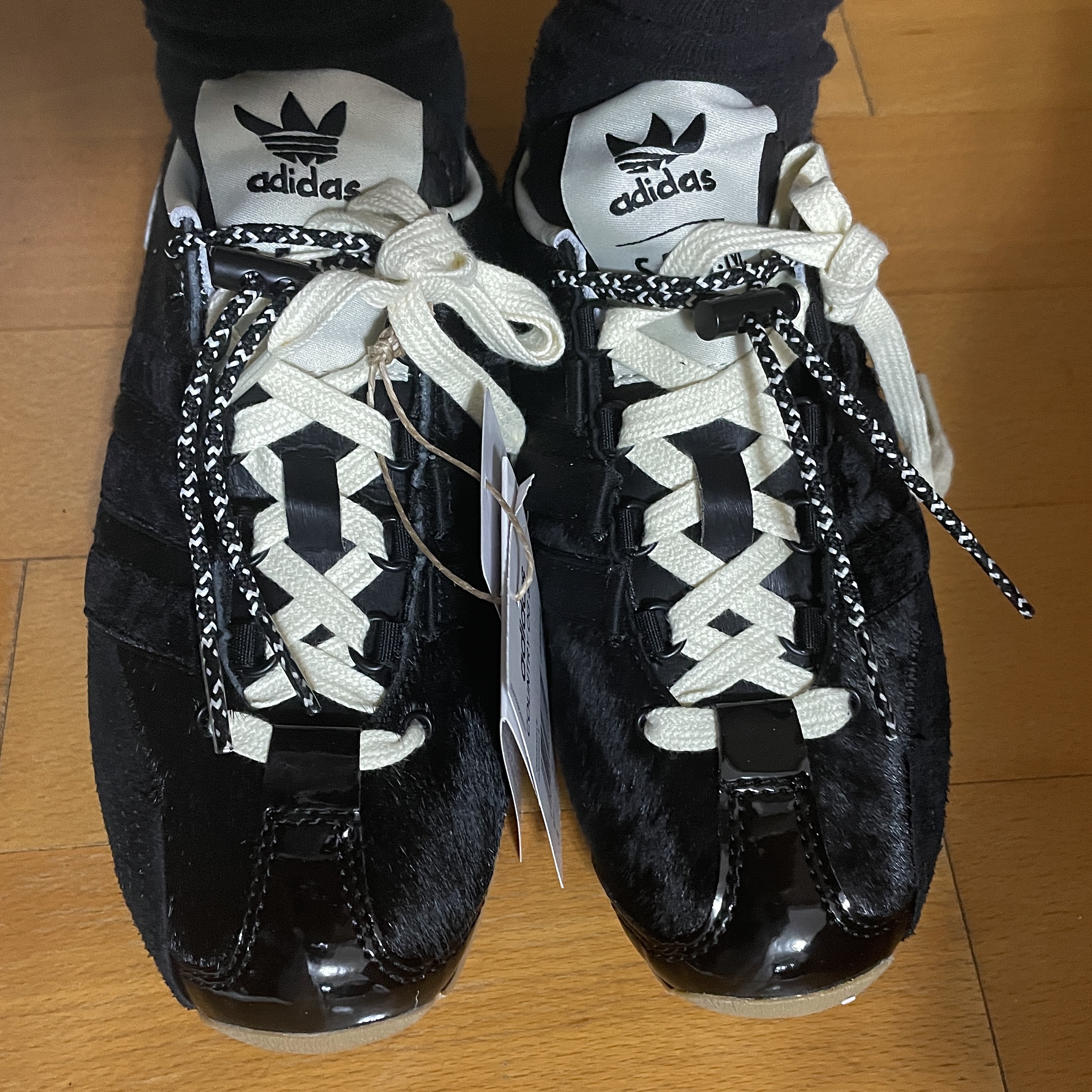 Adidas x Song for the Mute Country OG Core Black Cream White 착용 스타일