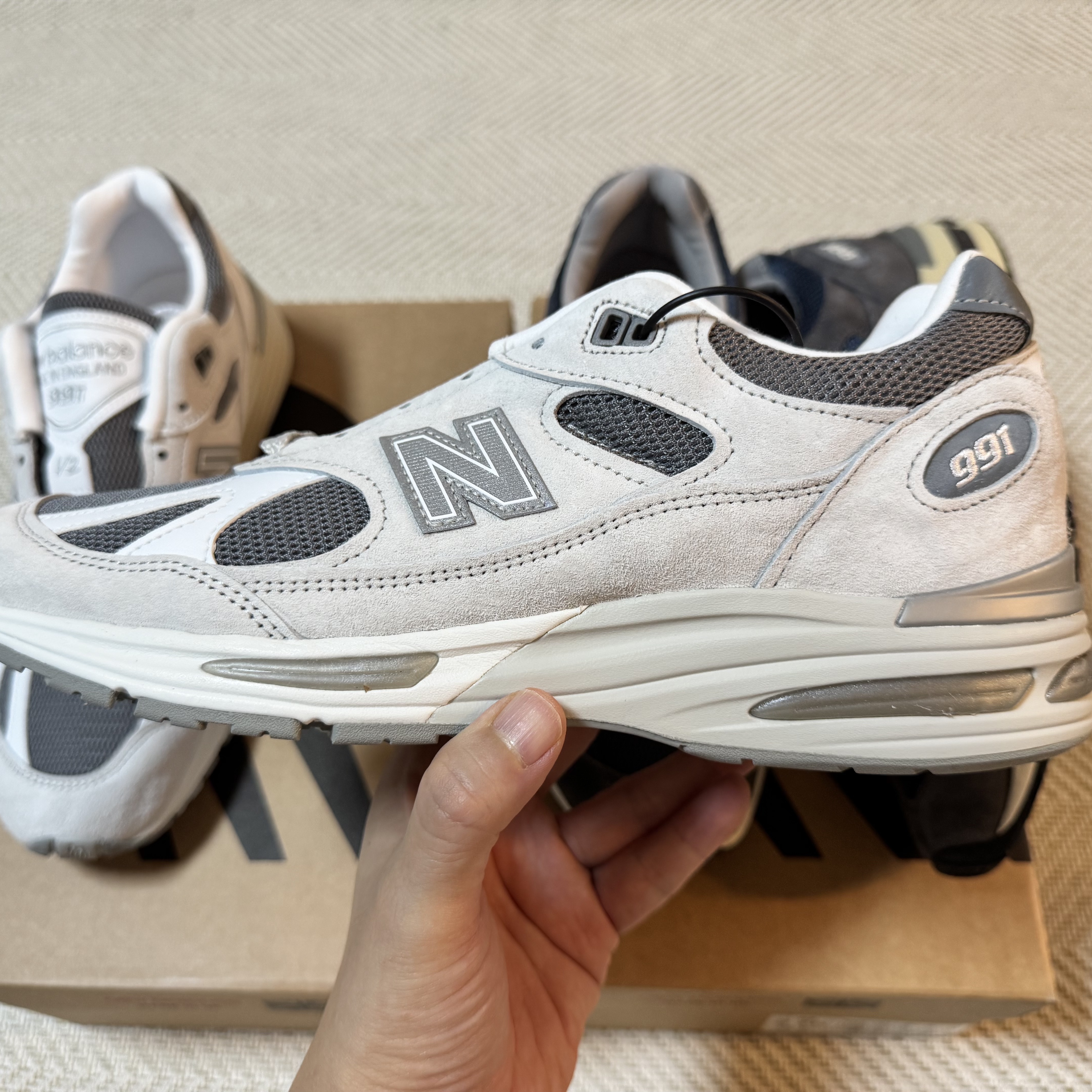 New Balance 991v2 Made in UK Dark Gull Grey, New Balance 991v2 Made in UK Nimbus Cloud Cool Grey - D Standard 착용 스타일 - 4