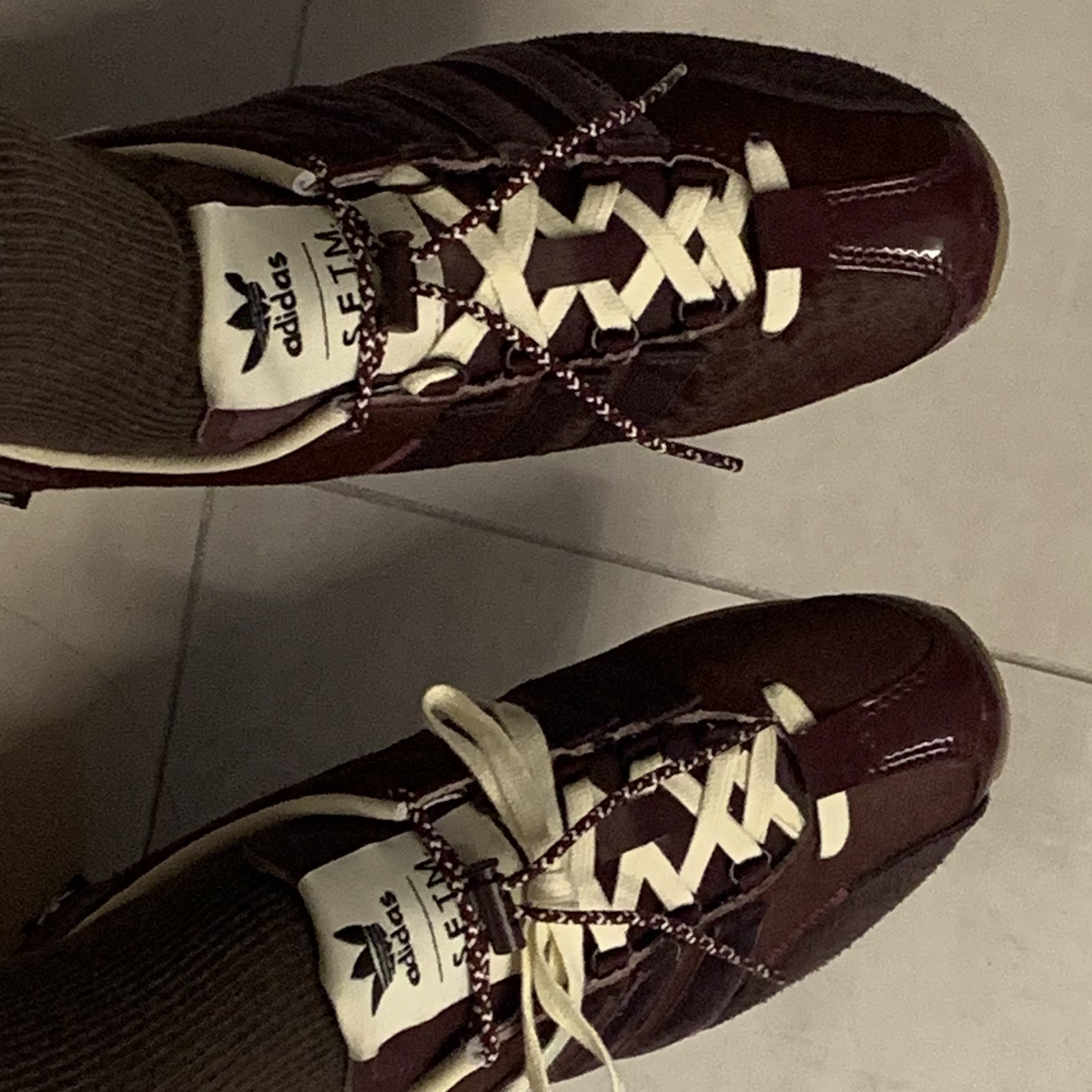Adidas x Song for the Mute Country OG Maroon Core Black 착용 스타일 - 2