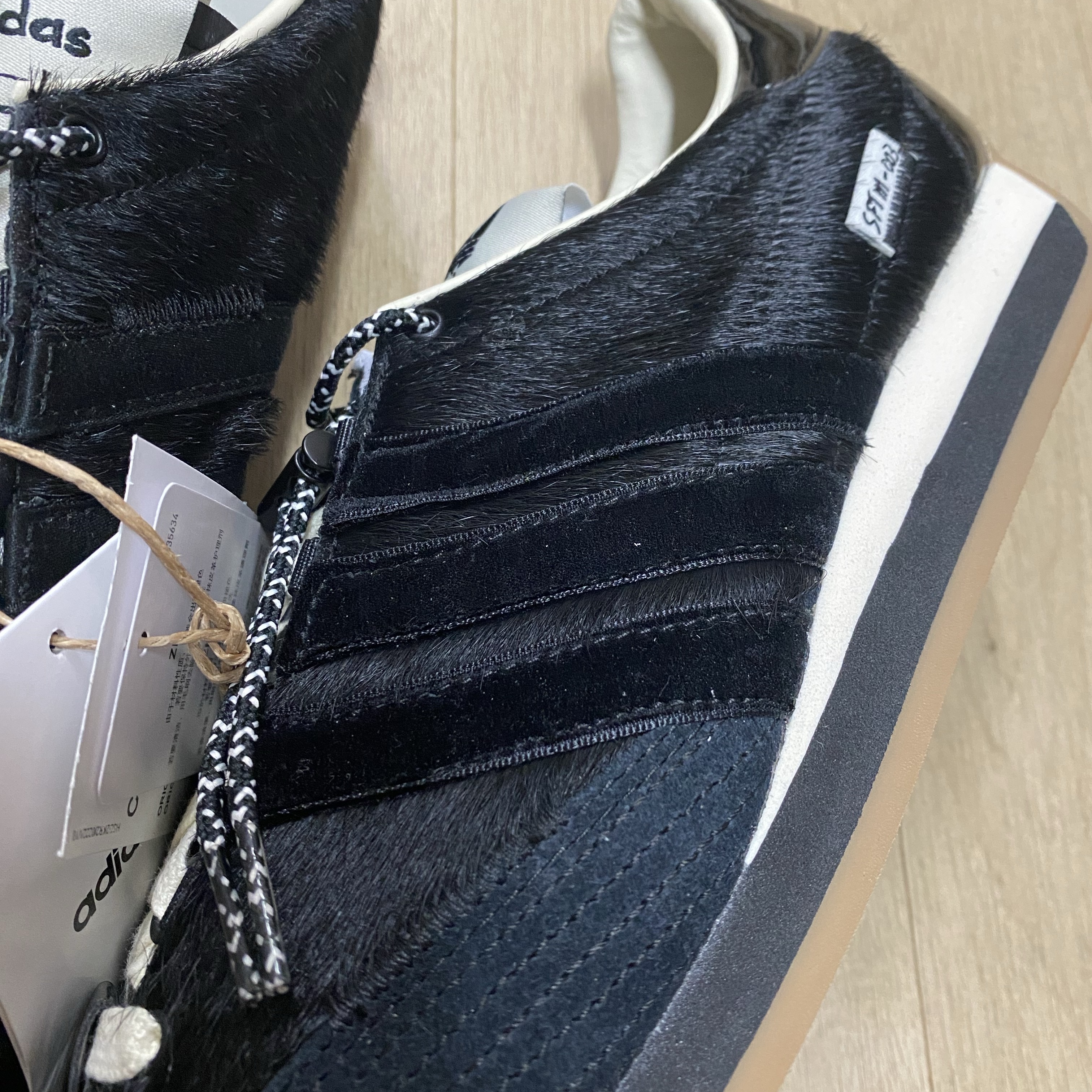 Adidas x Song for the Mute Country OG Core Black Cream White 착용 스타일 - 2