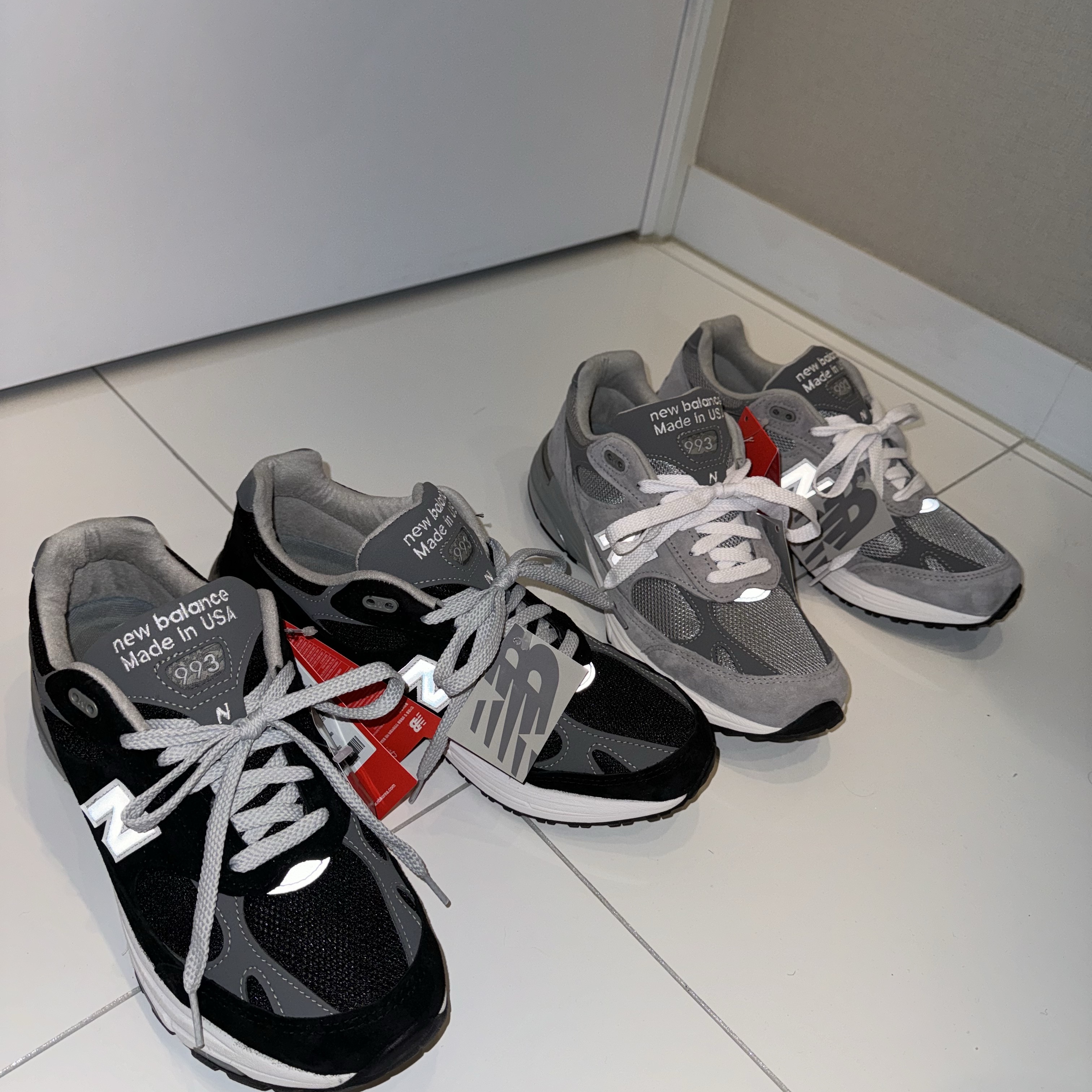 New Balance 993 Made in USA Grey - D Standard, New Balance 993 Made in USA Black - D Standard 착용 스타일 - 2