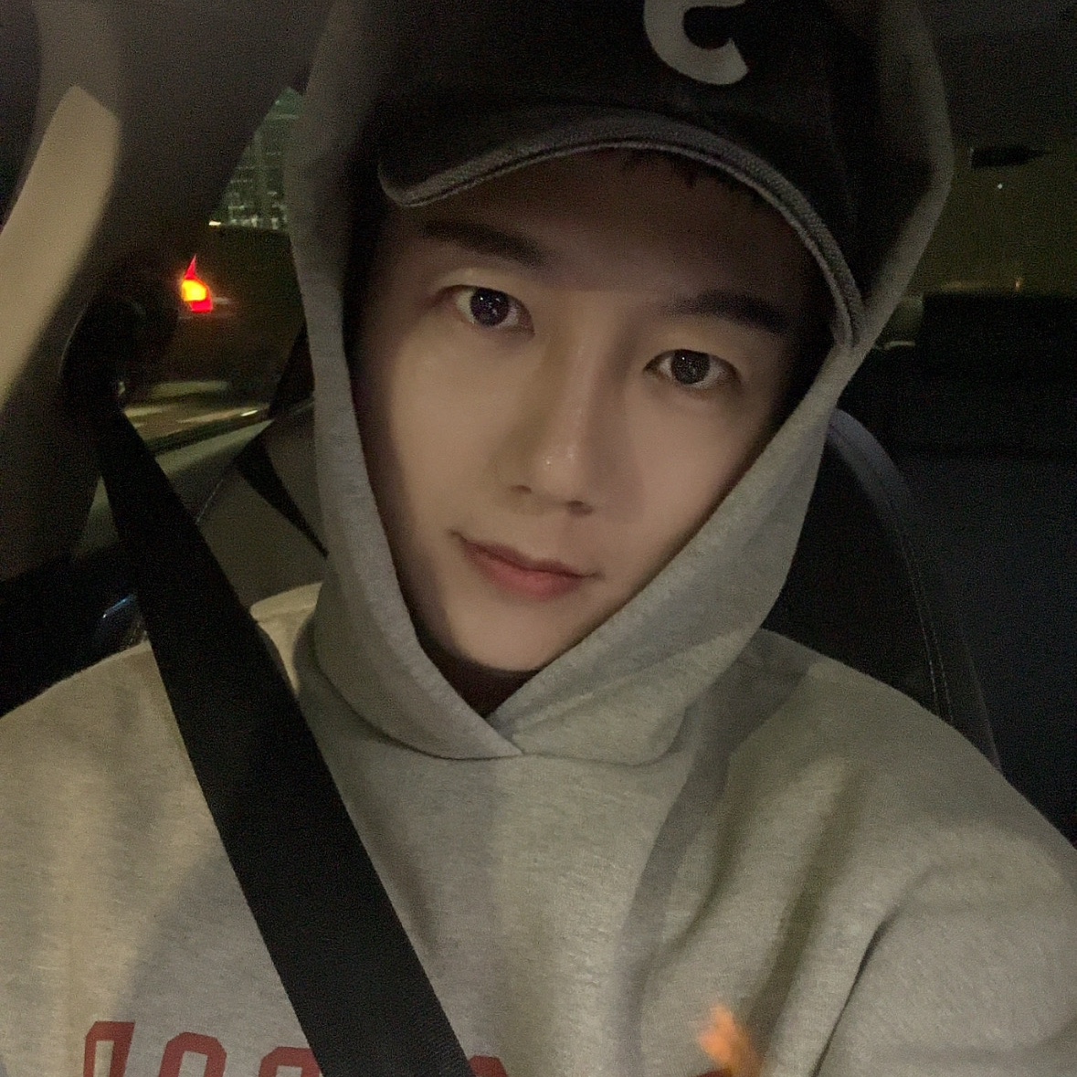 Supreme Pigment S Logo 6-Panel Black - 24FW, Essentials Fleece State Hoodie Dark Heather - 24FW 착용 스타일 - 2
