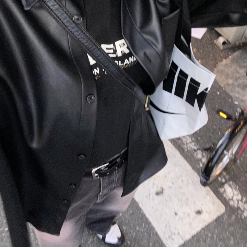 Nike x Peaceminusone Kwondo1 Black and White, Burberry Logo Print Cotton Oversized T-Shirt Black 착용 스타일