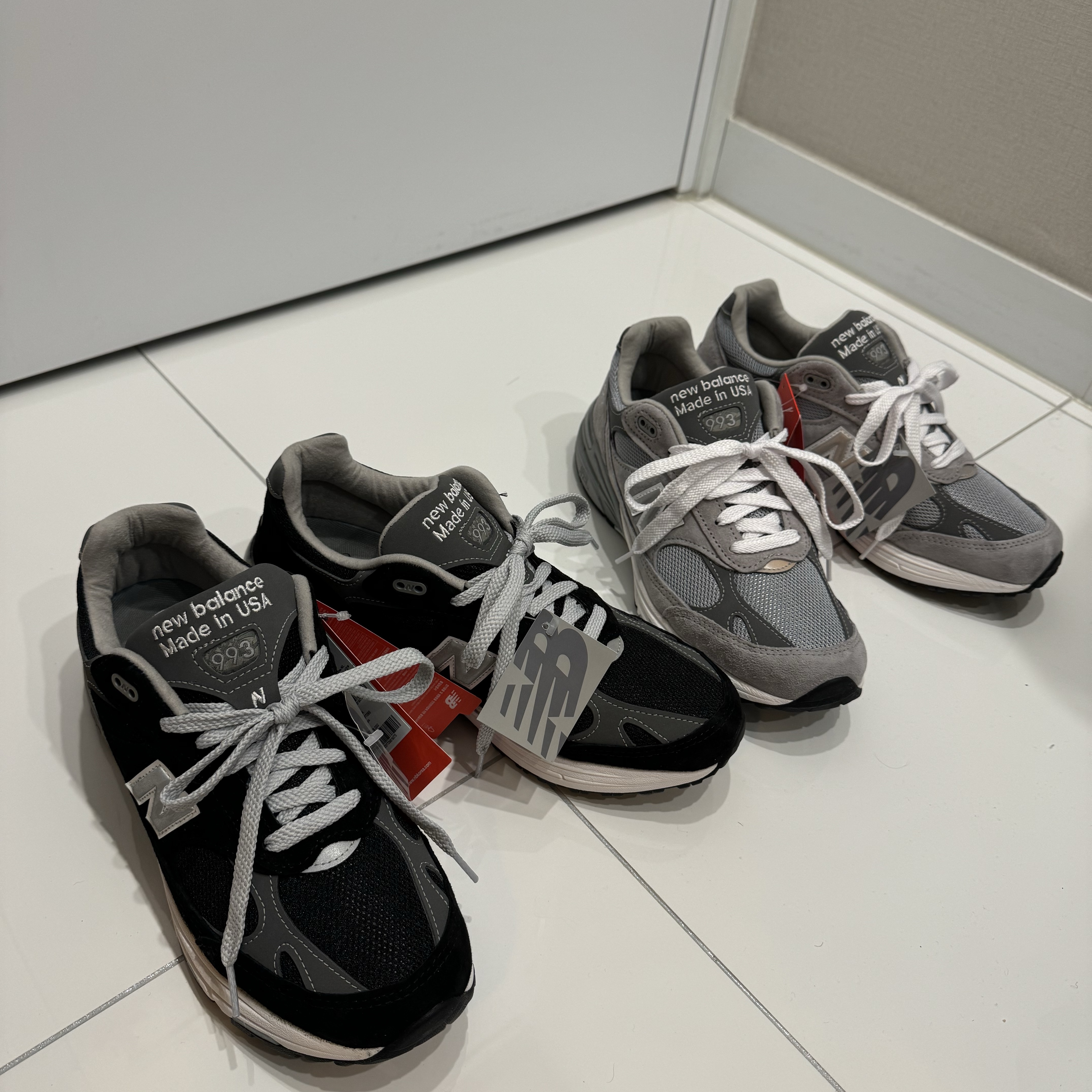 New Balance 993 Made in USA Grey - D Standard, New Balance 993 Made in USA Black - D Standard 착용 스타일 - 1