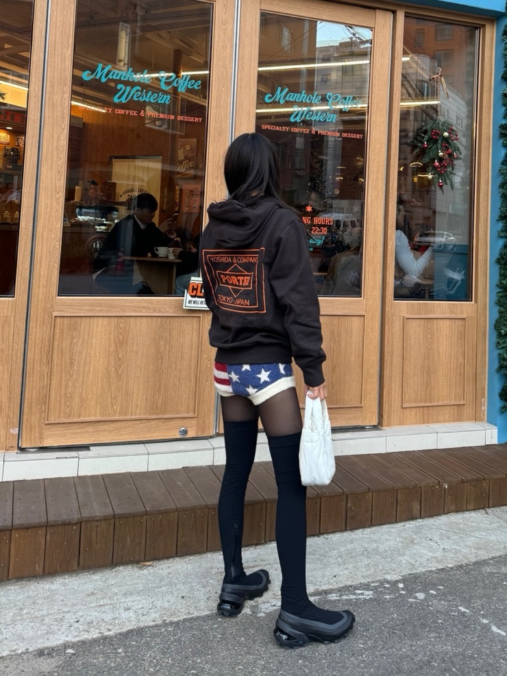 (W) Salomon x MM6 Maison Margiela Cross Wader Black, Palace x Porter Hoodie Black - 24FW 착용 스타일 - 2