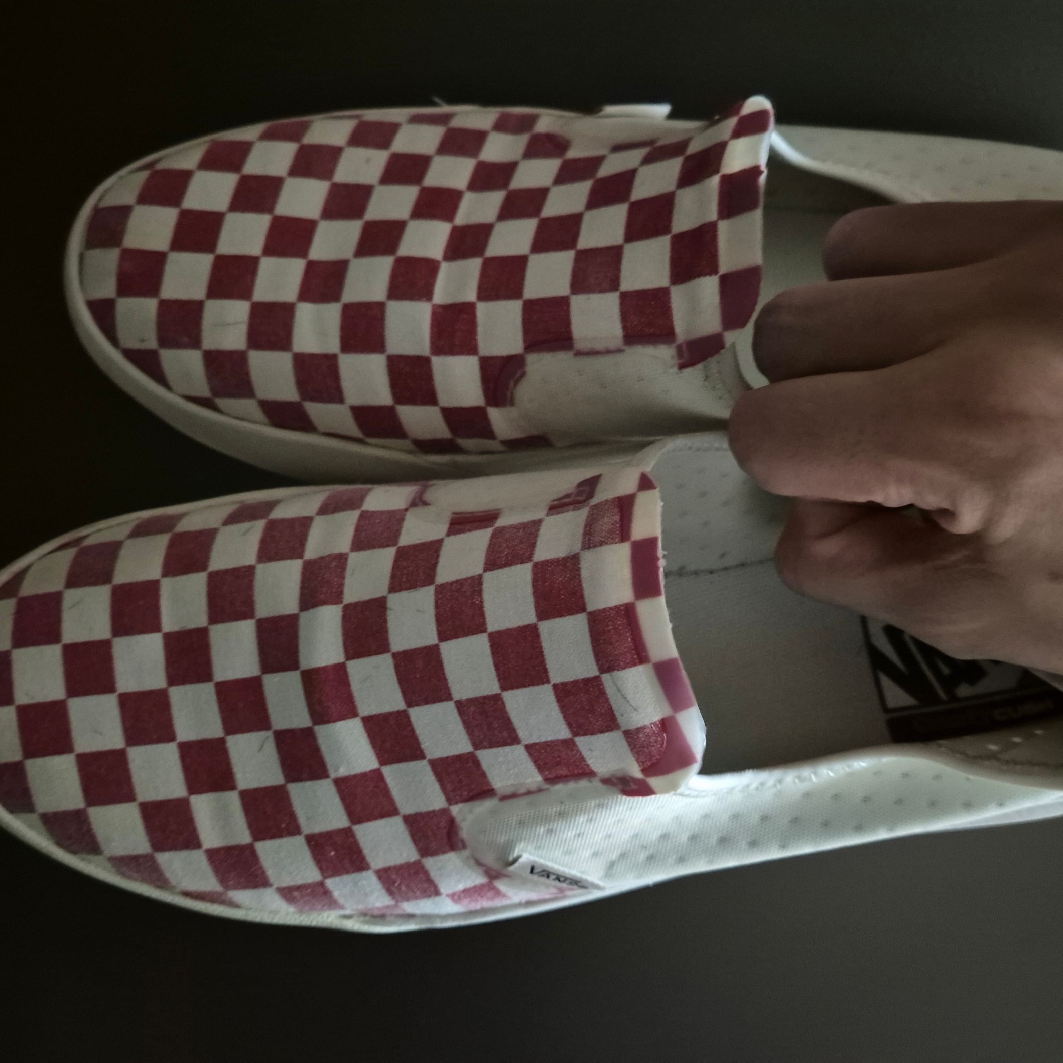 Vans ComfyCush One Checkerboard Racing Red Marshmallow 착용 스타일
